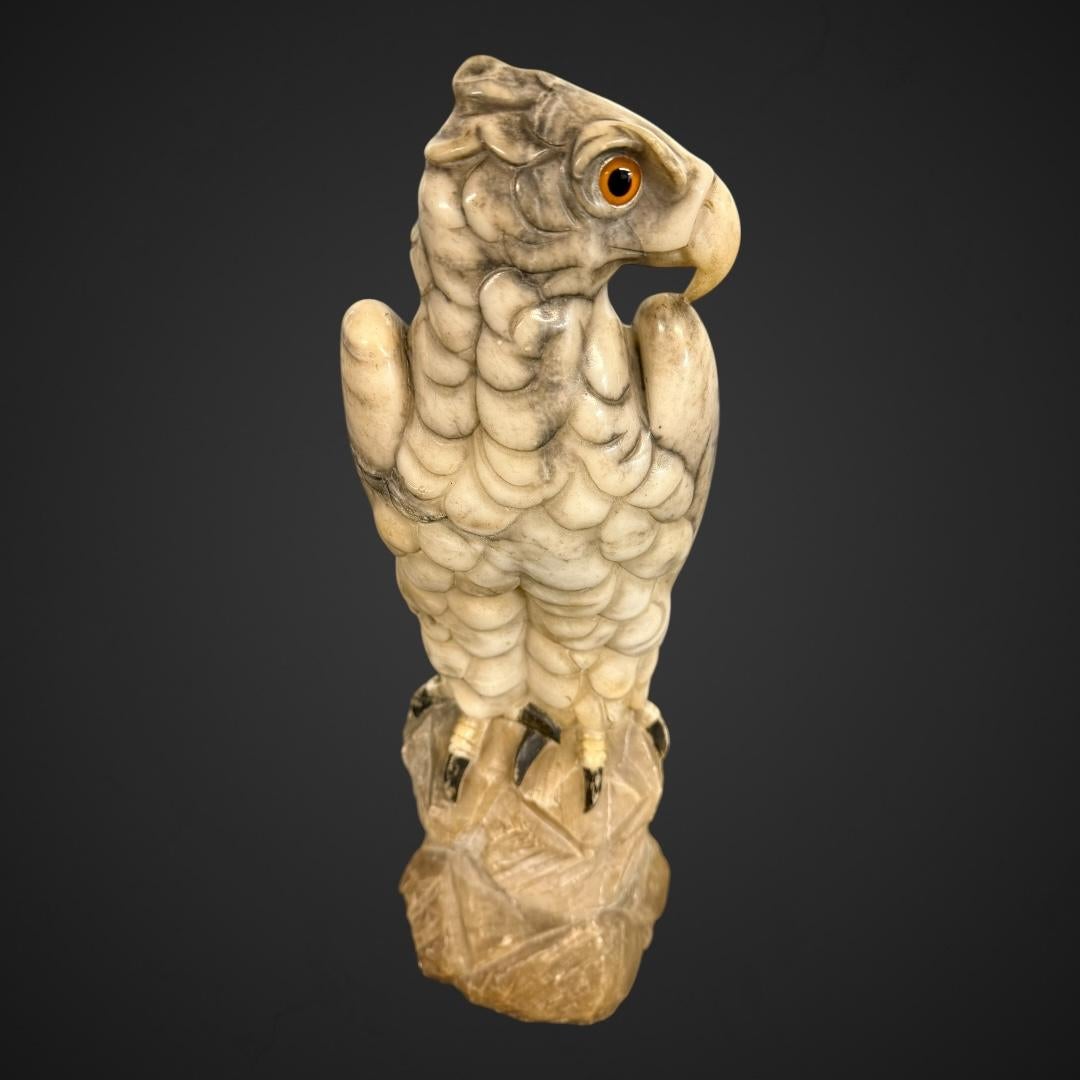 Statua antica di aquila in marmo venato di Carrara, XIX secolo in vendita 1