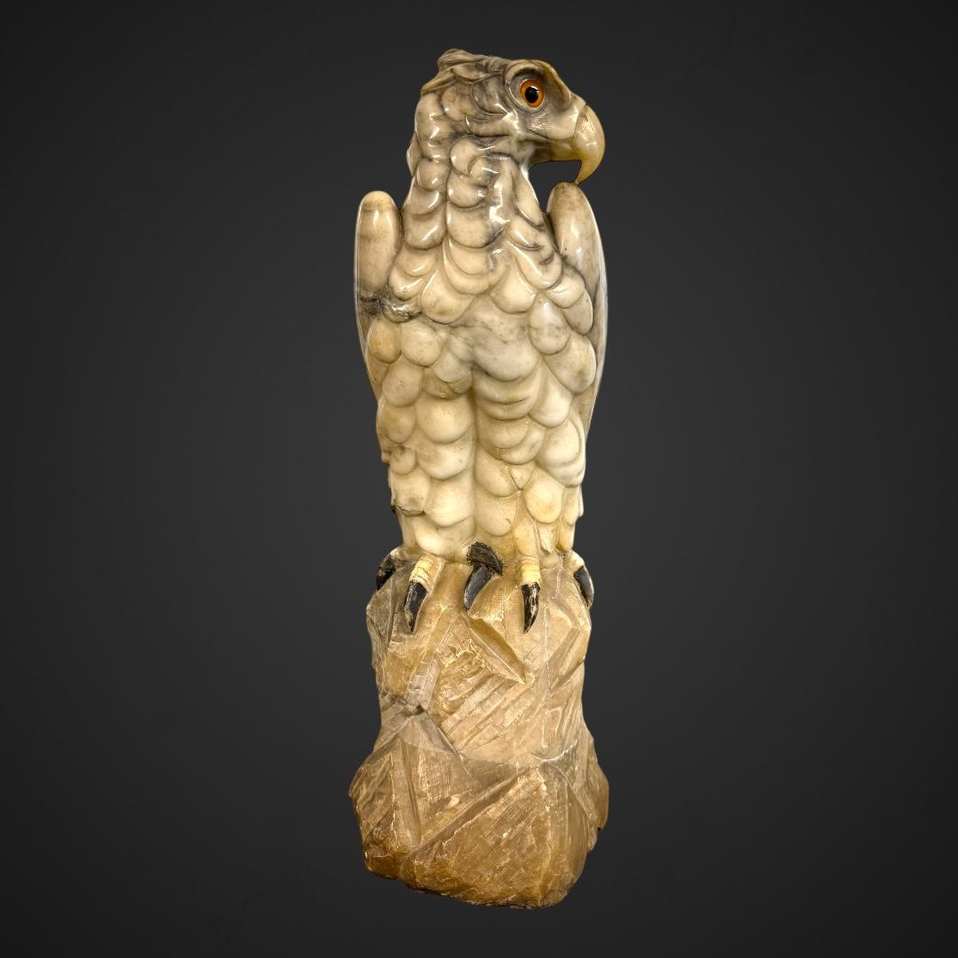 Statua antica di aquila in marmo venato di Carrara, XIX secolo in vendita 2