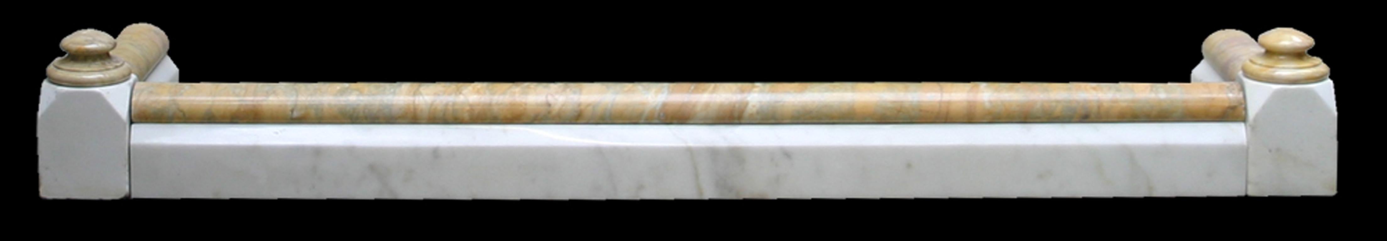 Antique marble fireplace fender in statuary white and sienna marble.
External sizes 1400mm x 350mm.