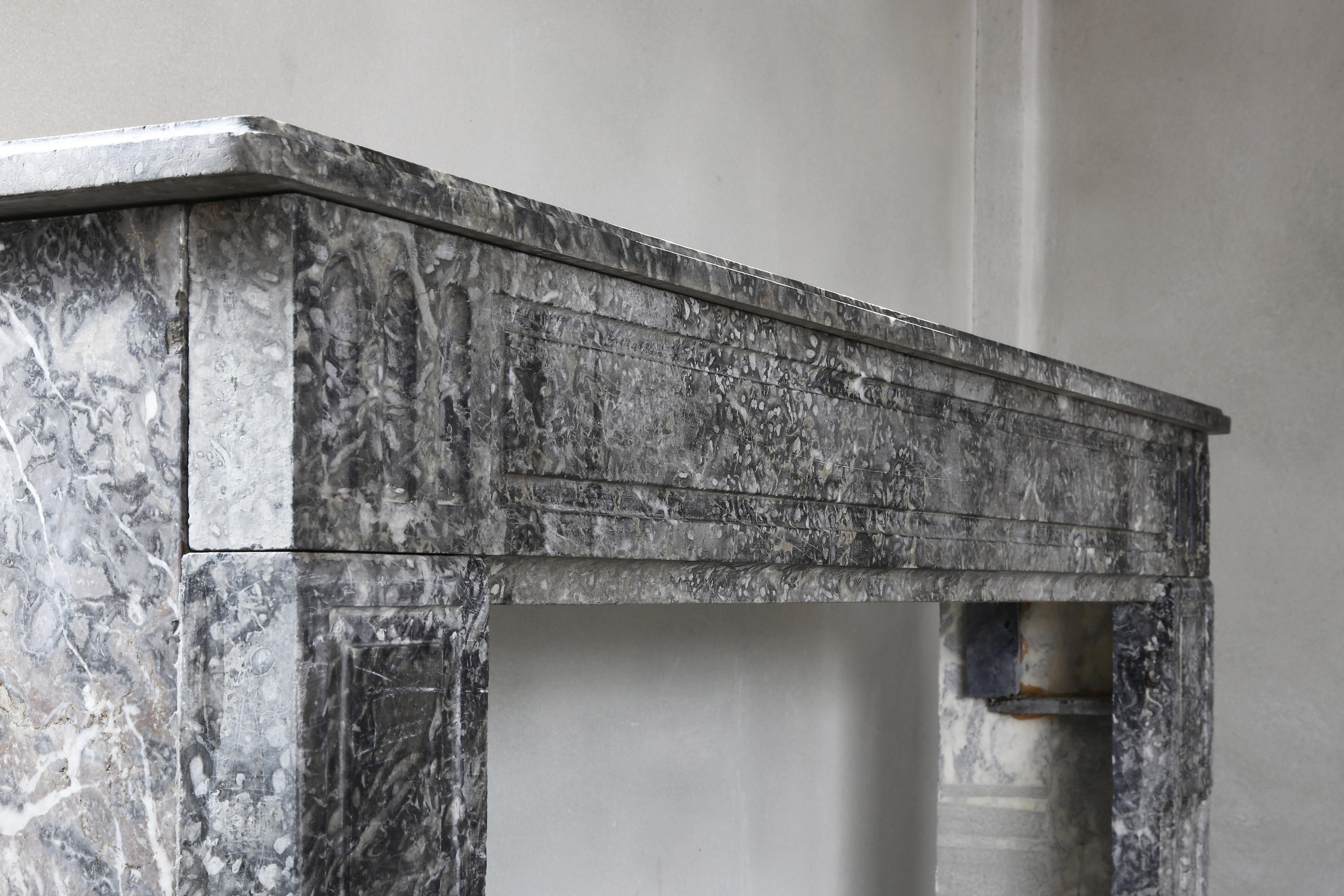 Antique Marble Fireplace from the 19th Century, Style of Louis XVI In Good Condition In Made, NL