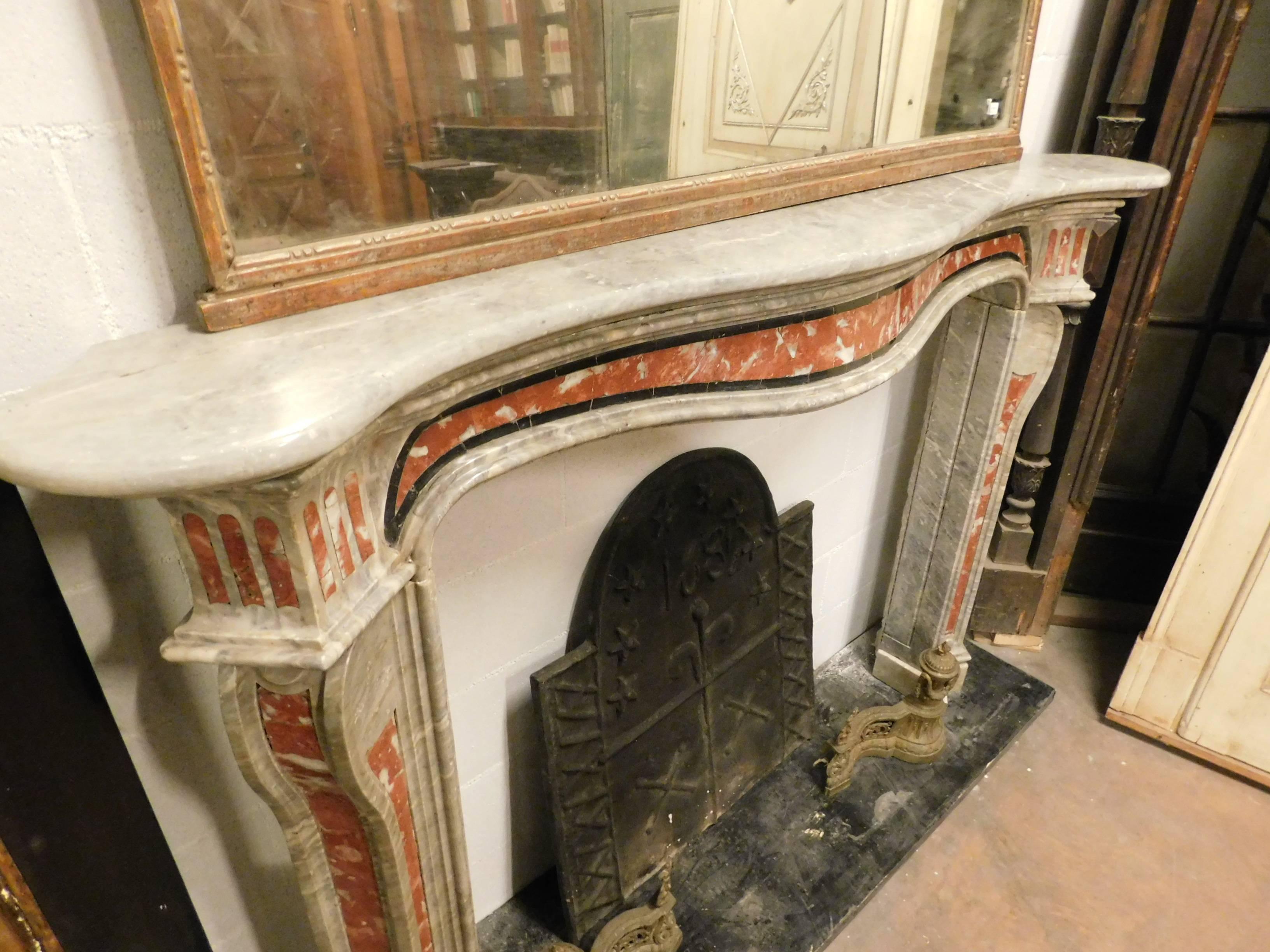 Antique Marble Fireplace Mantel In Good Condition In Cuneo, Italy (CN)