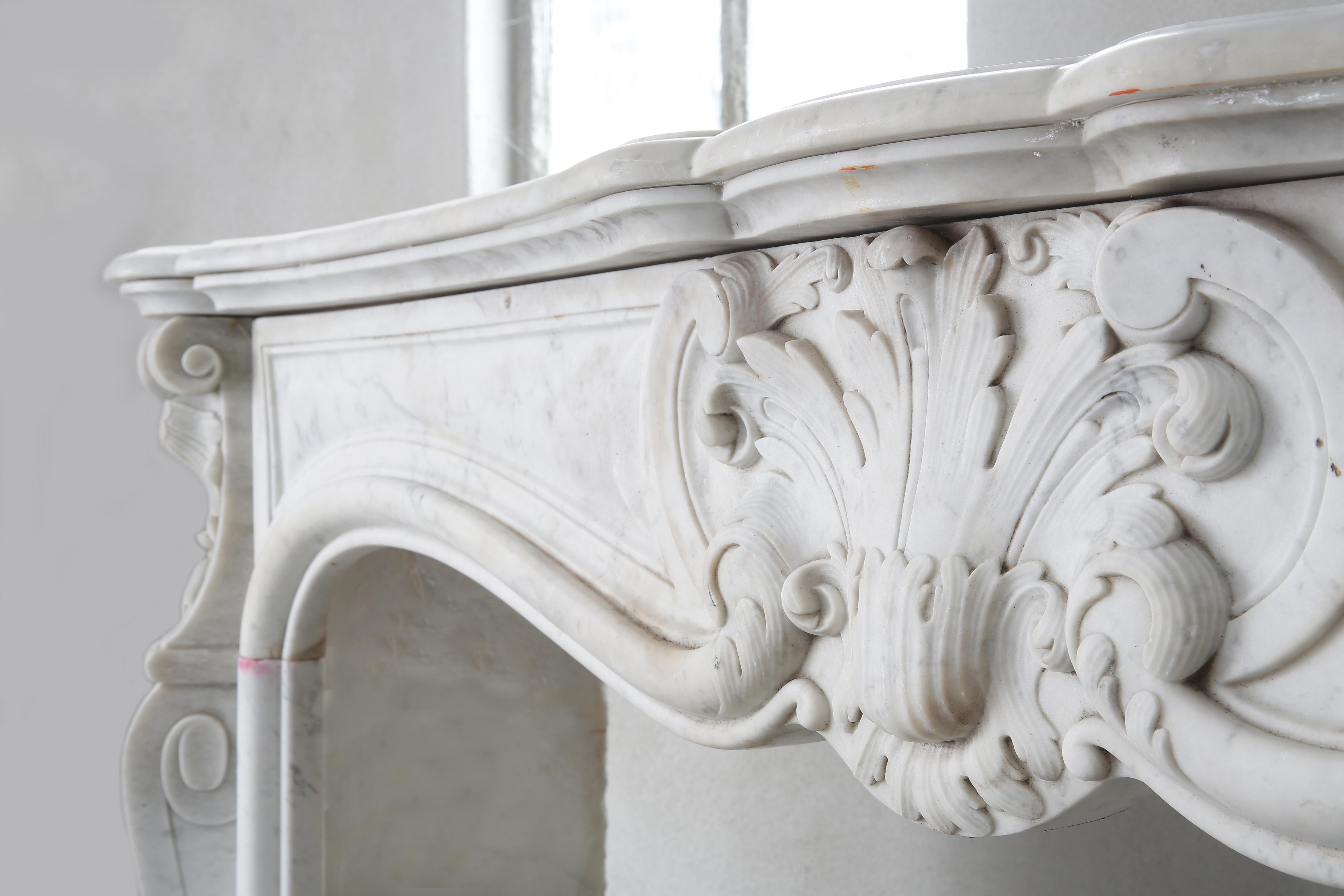 Antique Marble Fireplace of Carrara Marble, 19th Century, Louis XV Style In Good Condition In Made, NL