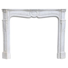 caminetto antico in marmo di Carrara in stile Pompadour