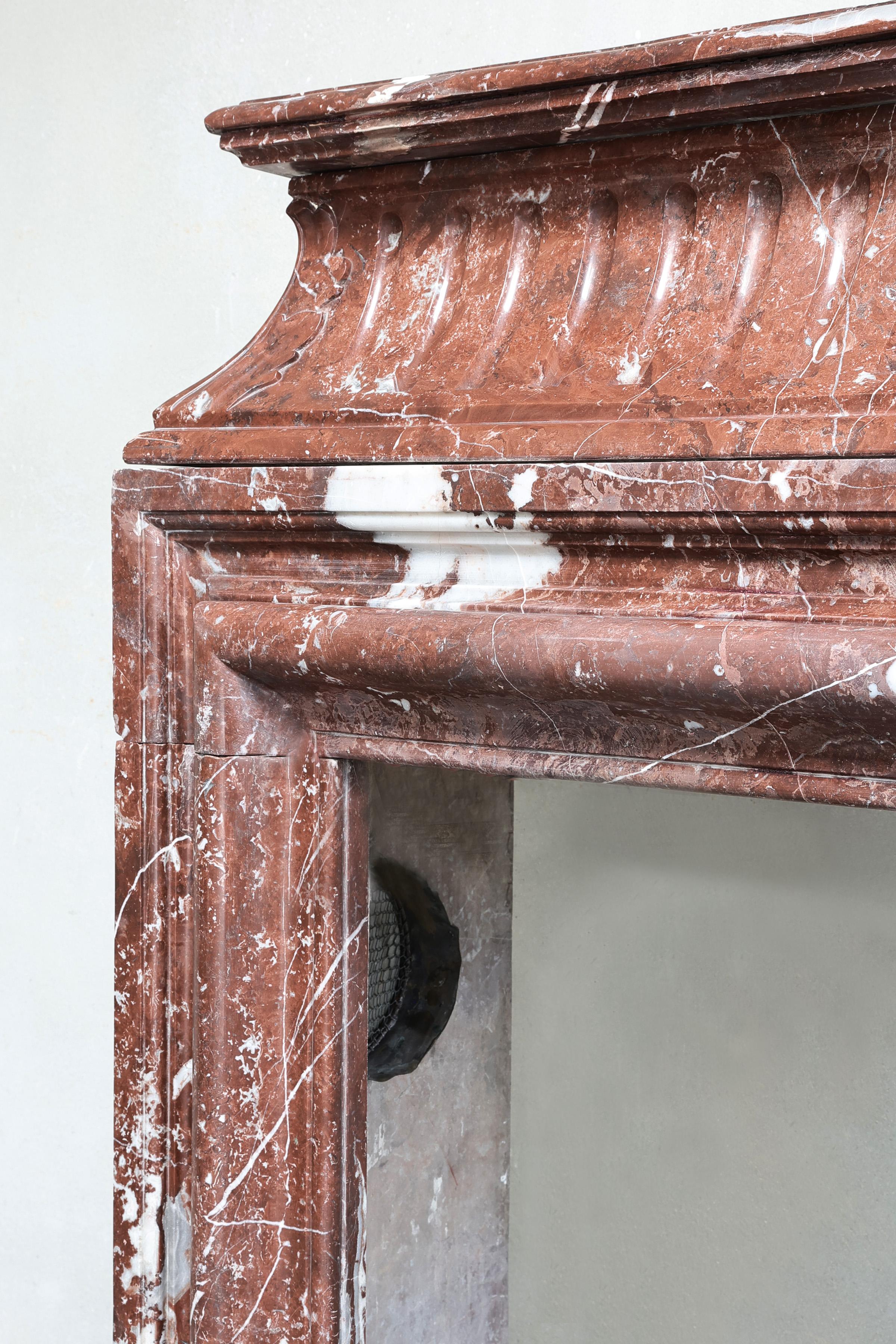 antique marble fireplace of Rouge Royal in the style of Louis XVI  For Sale 5