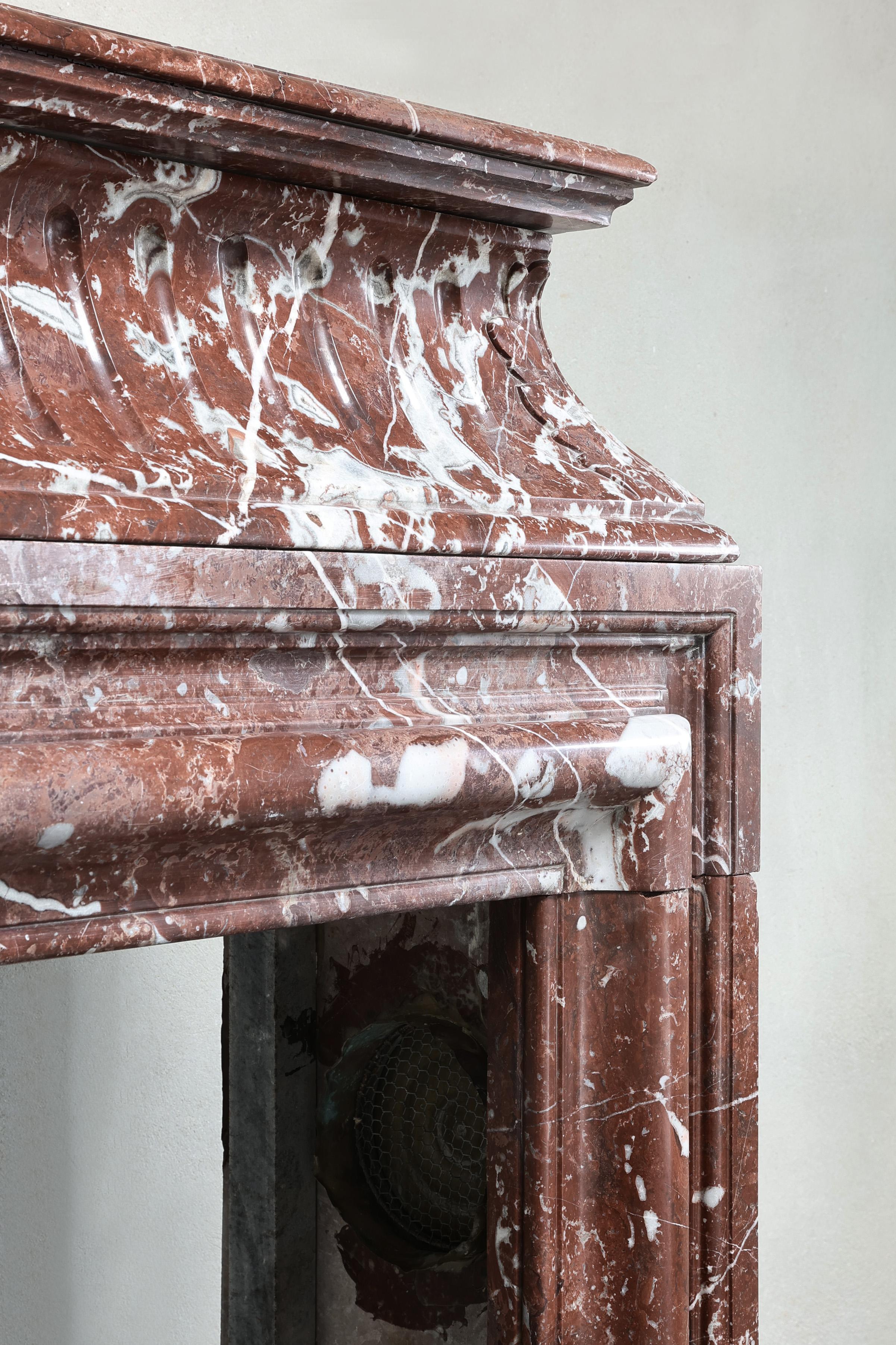 antique marble fireplace of Rouge Royal in the style of Louis XVI  For Sale 3