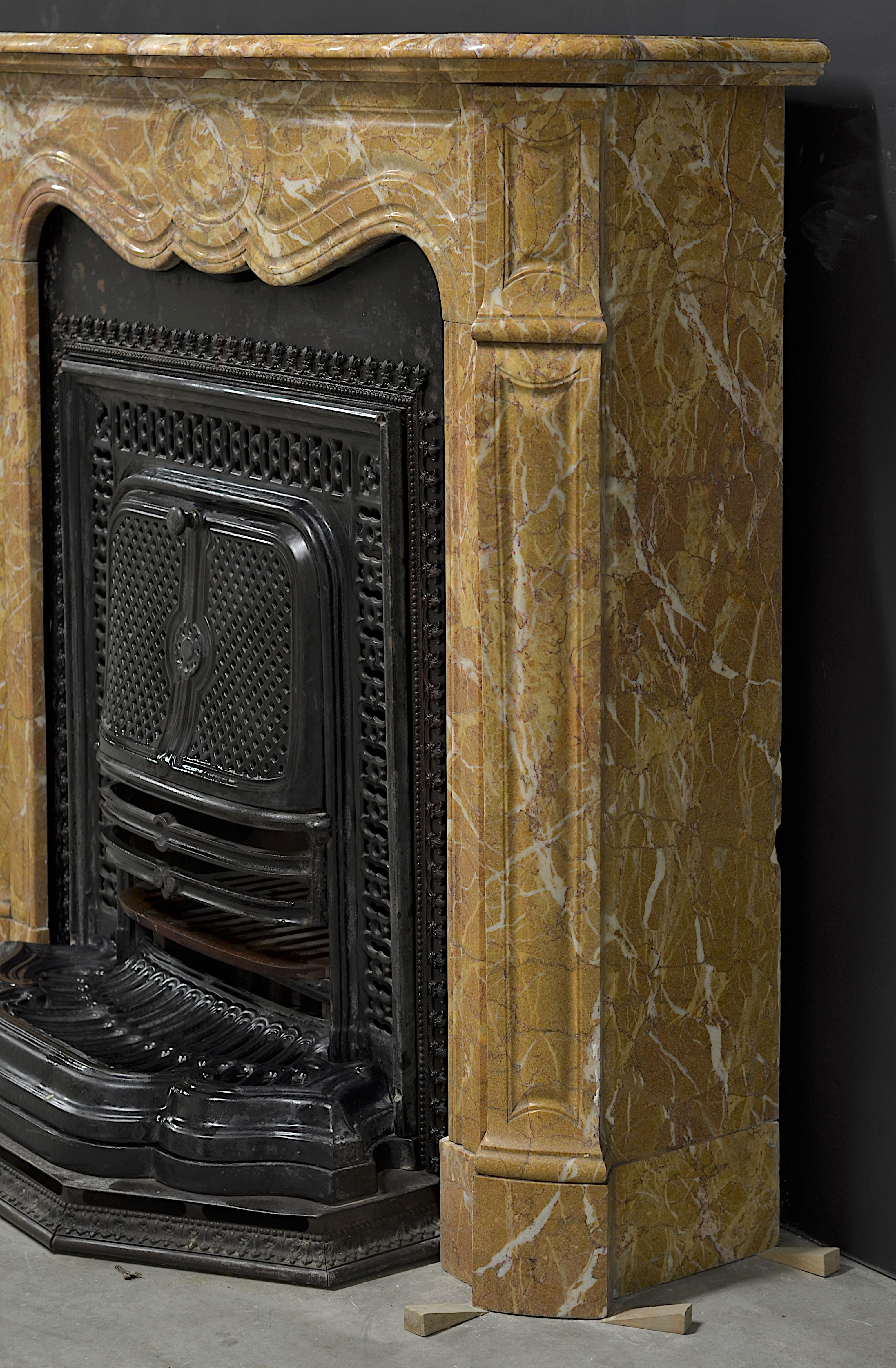 Antique Marble Fireplace with Cast Iron Stove In Fair Condition For Sale In Haarlem, Noord-Holland