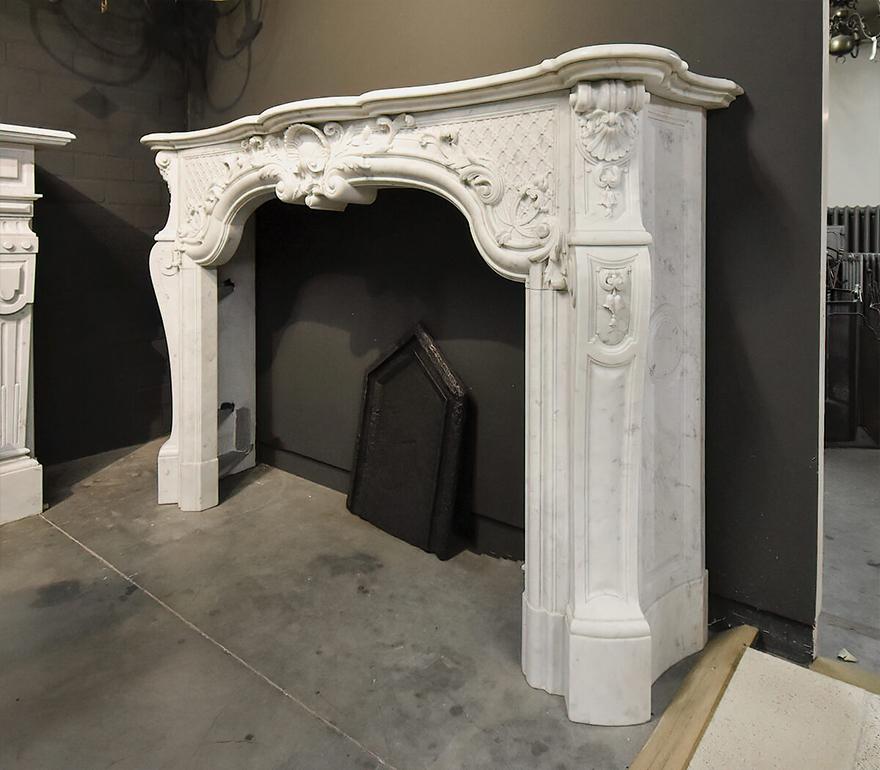 French Antique marble Louis XV castle fireplace mantle 19th Century For Sale