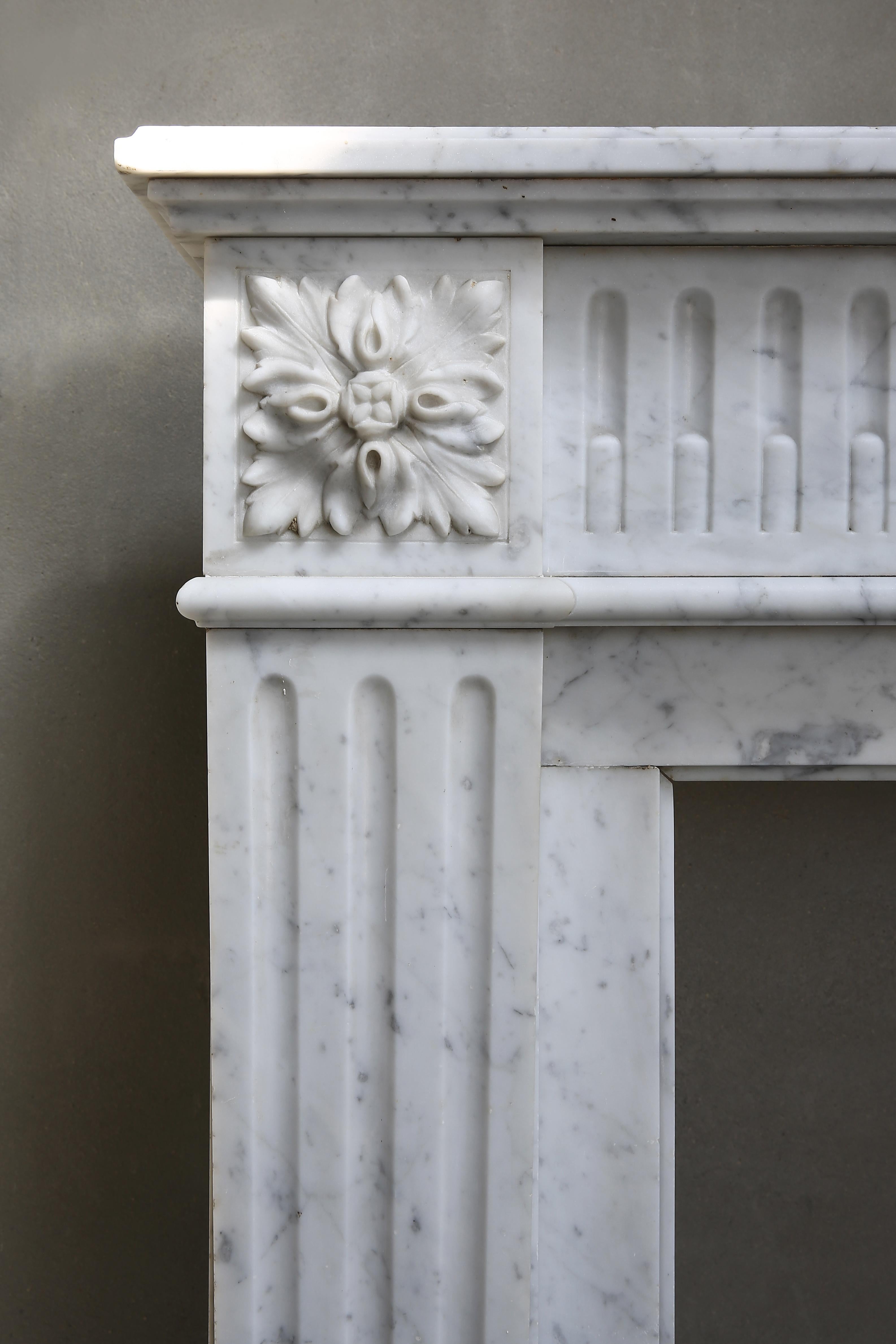 Antique Marble Mantel Piece of Carrara Marble in Style of Louis XVI 4