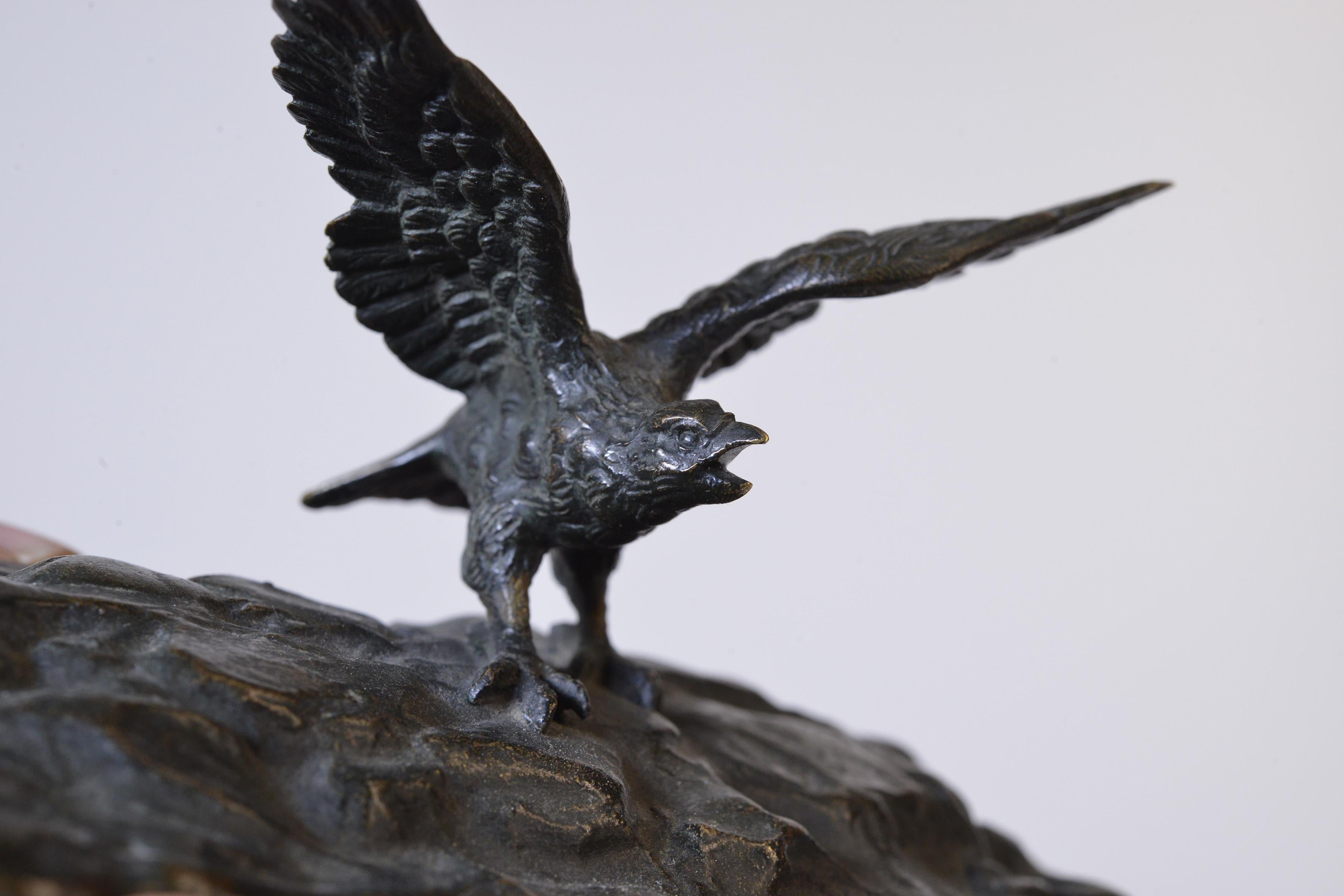Antique Marble Paperweight with Figural Bronze Bird of Prey 19th century In Good Condition For Sale In Sweden, SE