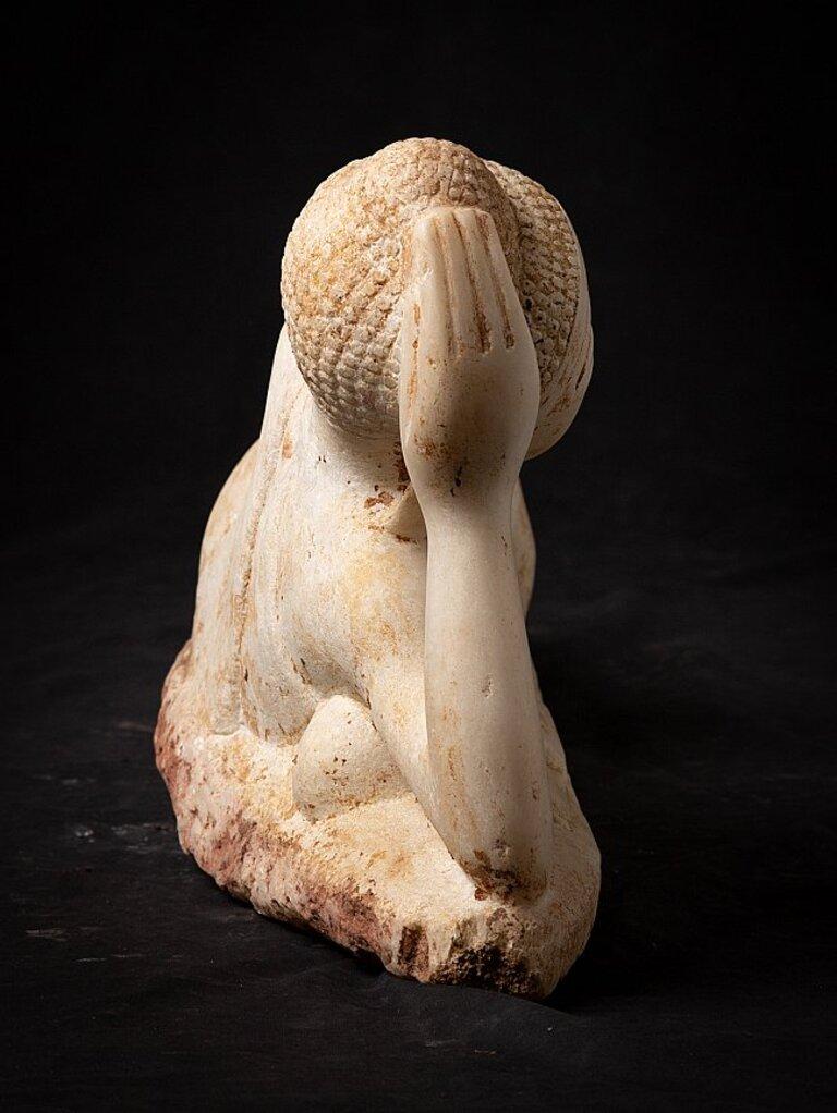 Ancienne statue de Bouddha allongée en marbre de Birmanie en vente 6