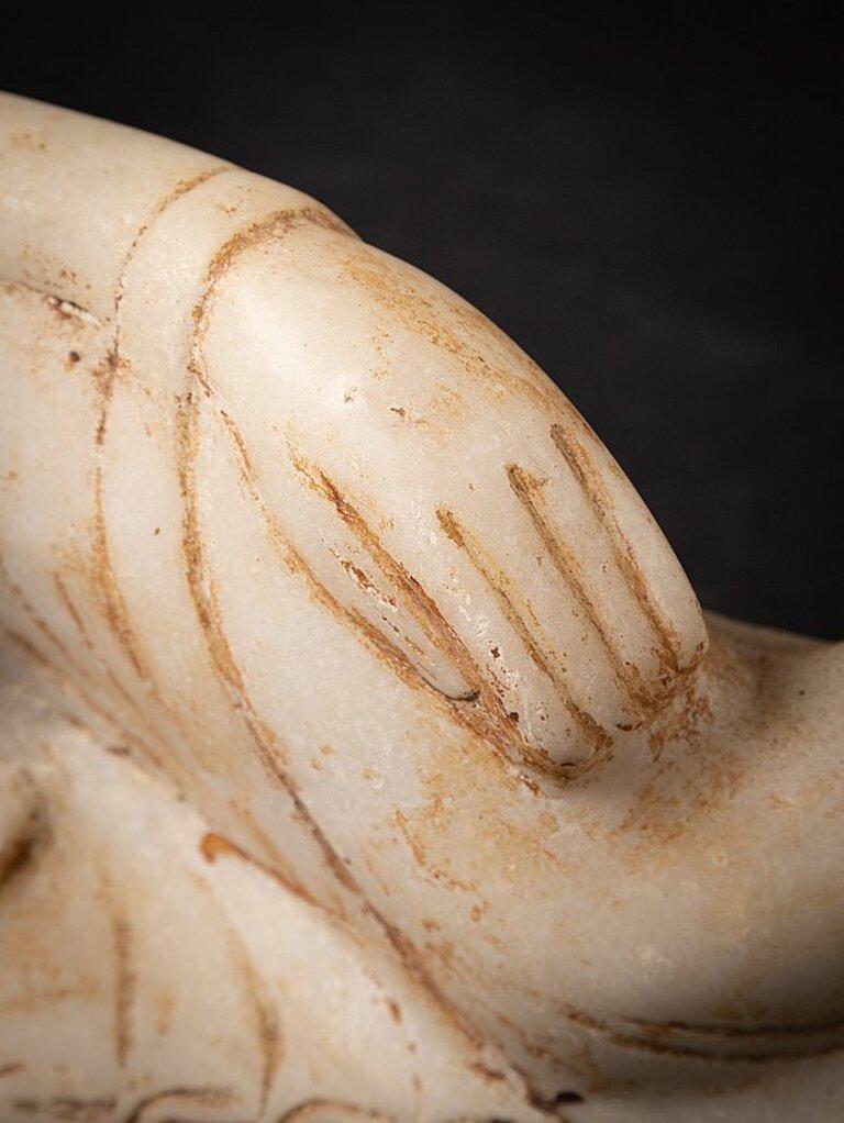 Antique Marble Reclining Buddha Statue from Burma In Good Condition For Sale In DEVENTER, NL