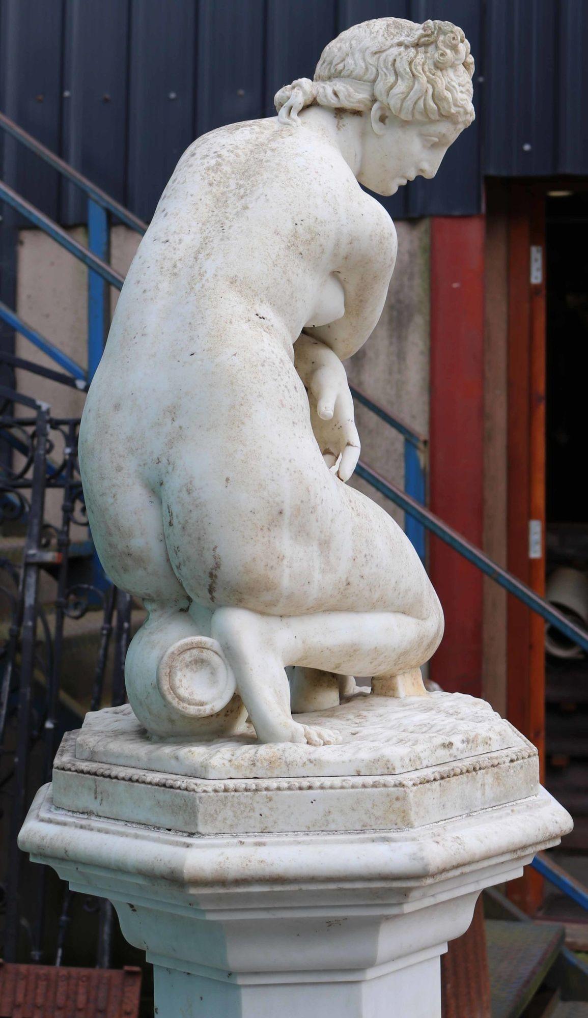 Antique Marble Sculpture of Aphrodite on Column For Sale 4