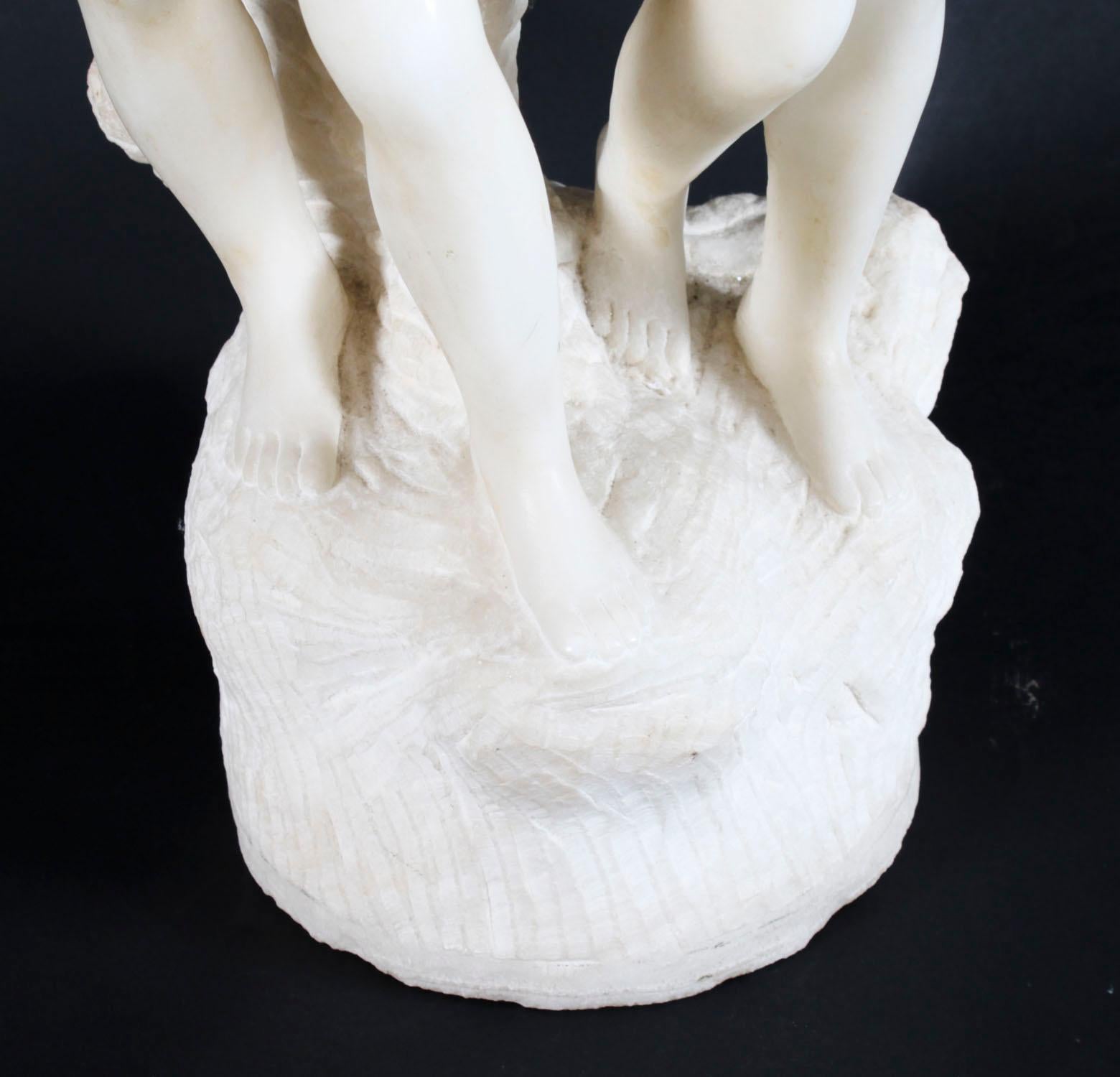 Scultura antica in marmo di due fratelli del XX secolo in vendita 1