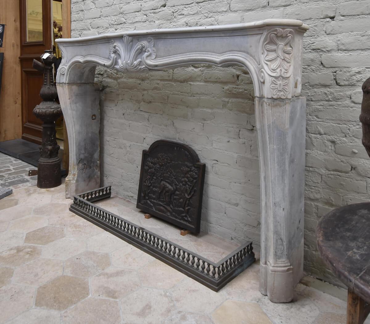 Antique marble stone Louis XV front fireplace mantel 19th Century For Sale 1