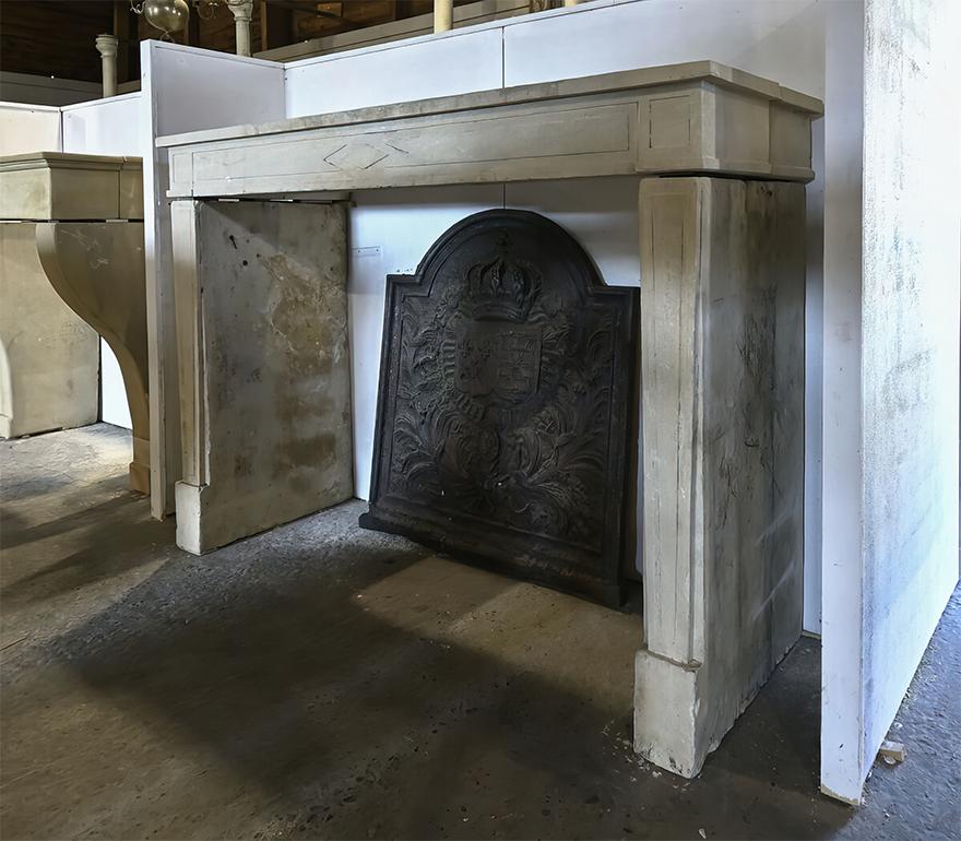 Antique marble stone Louise XVI fireplace 19th Century In Good Condition For Sale In Udenhout, NL