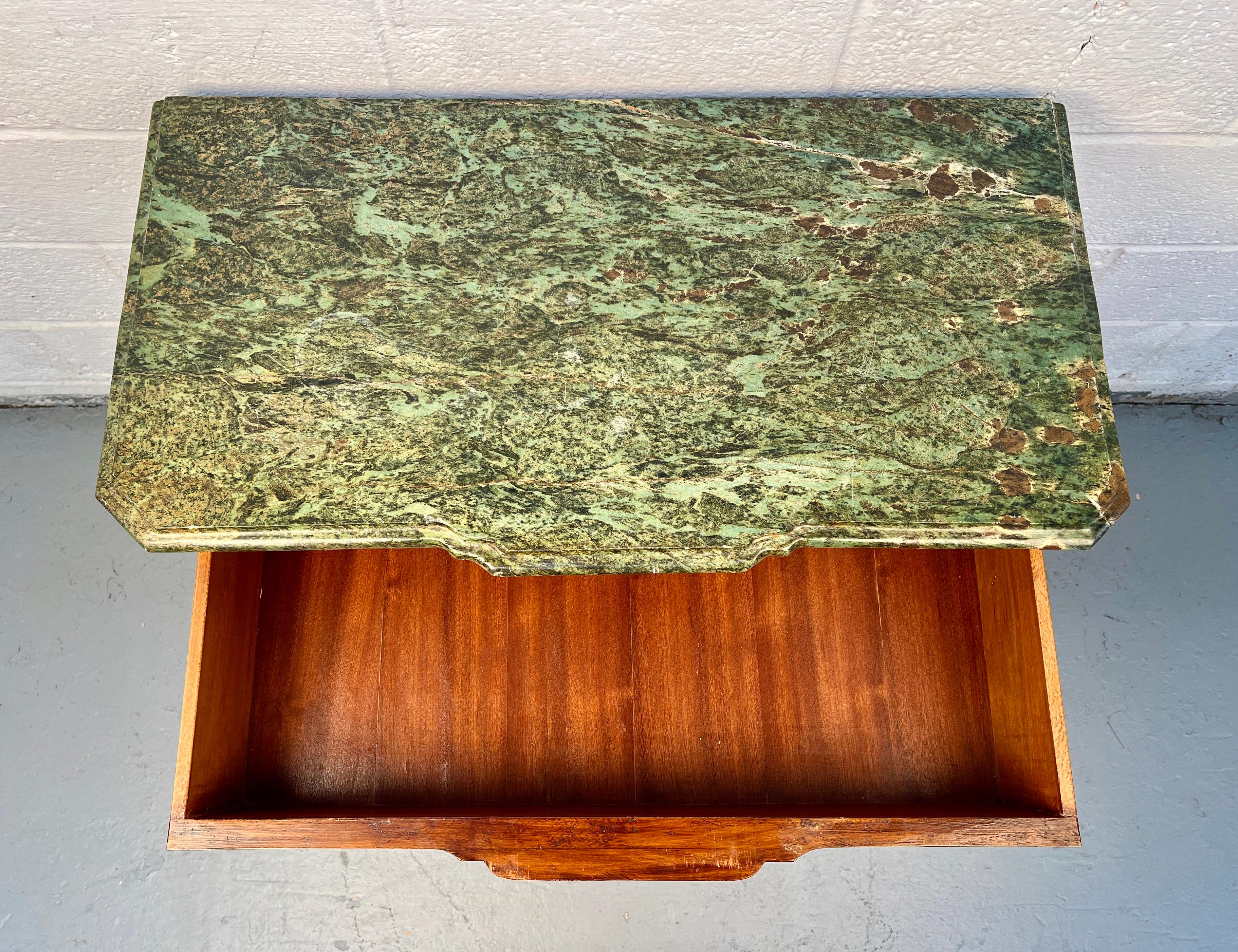 Antica cassapanca Commode Bombe con intarsio in marmo in vendita 6