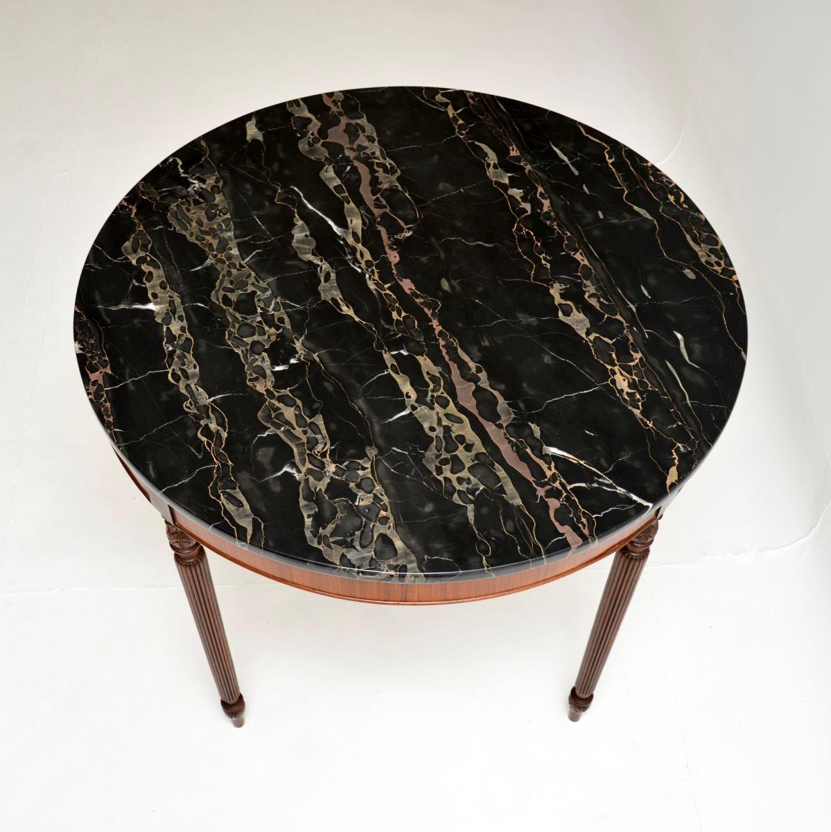 Mesa de comedor antigua con tapa de mármol Británico en venta