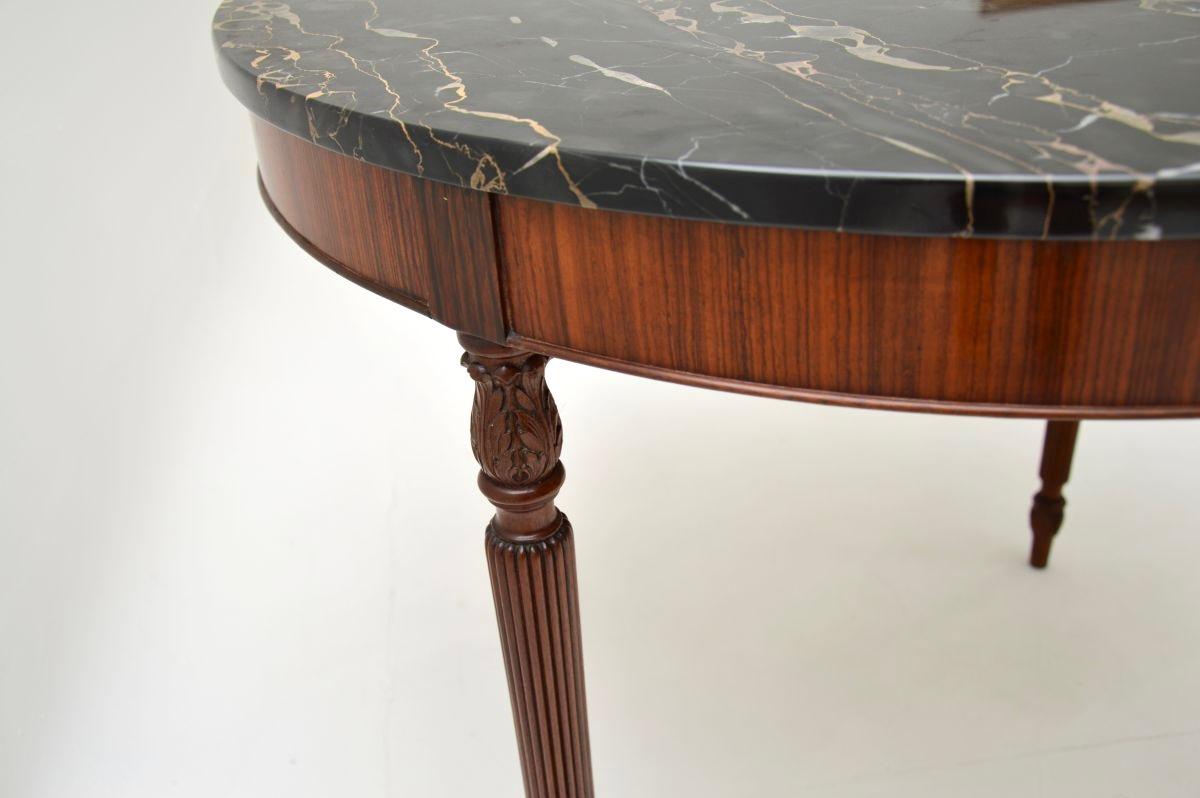 Mesa de comedor antigua con tapa de mármol en venta 1