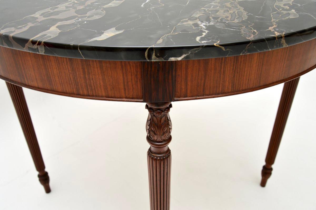 Mesa de comedor antigua con tapa de mármol en venta 2
