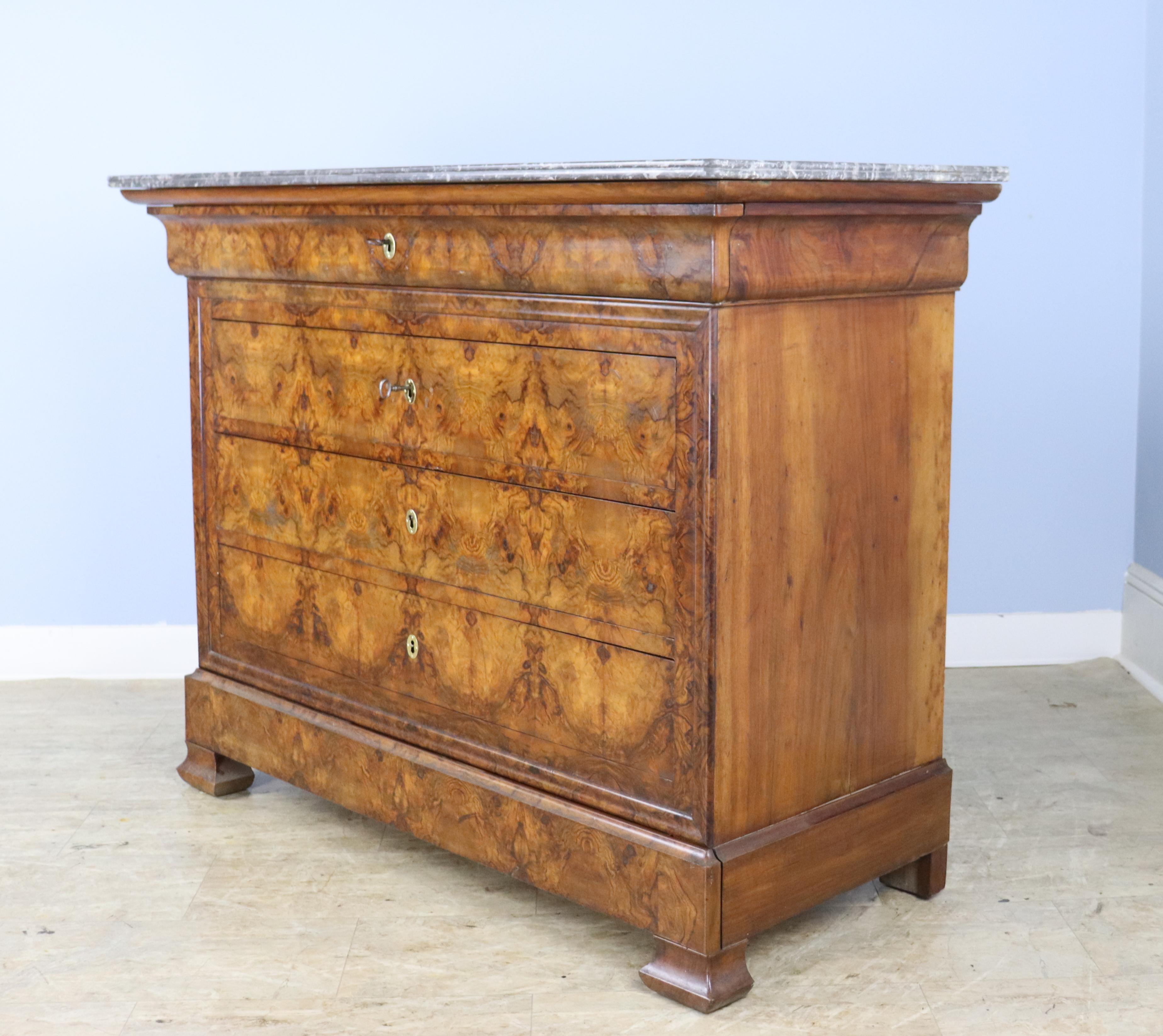 Antique Marble Topped Burr Elm Commode, Dramatic Bookmatched Veneer In Good Condition For Sale In Port Chester, NY