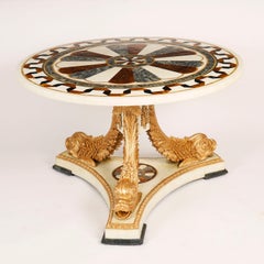 Table basse néoclassique antique avec plateau en marbre représentant un dauphin, XXe siècle
