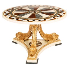 Table basse néoclassique antique avec plateau en marbre représentant un dauphin, XXe siècle