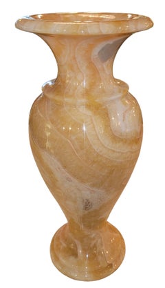 Verigatete Vase aus antikem Marmor 