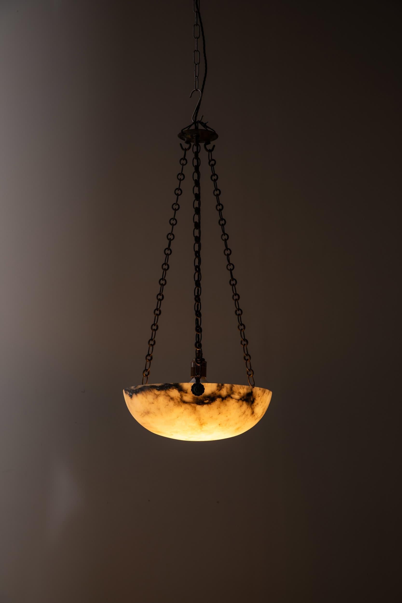 Antique Plafonnier francese in alabastro marmorizzato, C.C. In condizioni discrete in vendita a London, GB