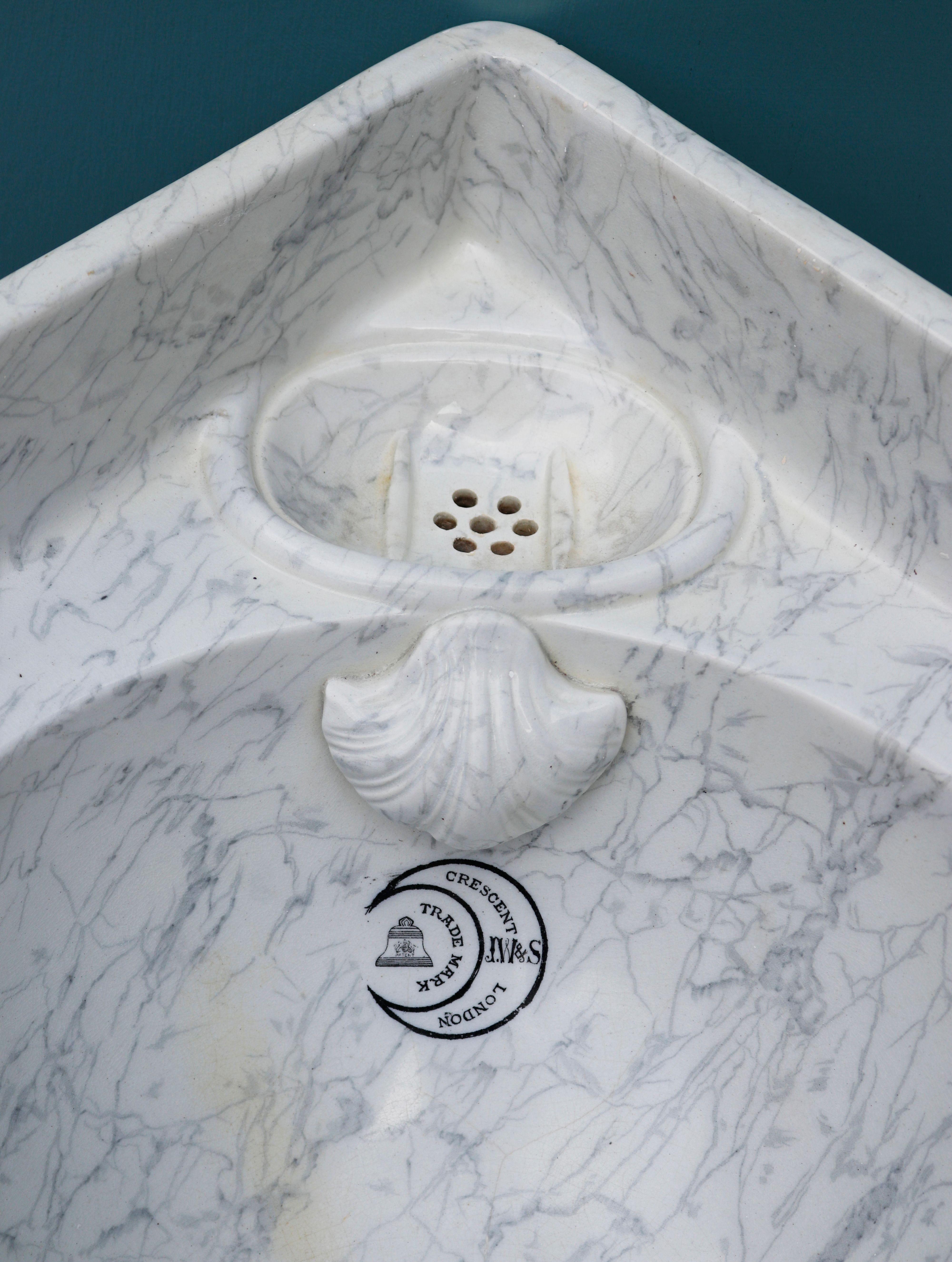 Antique Marbleised Sink In Good Condition For Sale In Wormelow, Herefordshire
