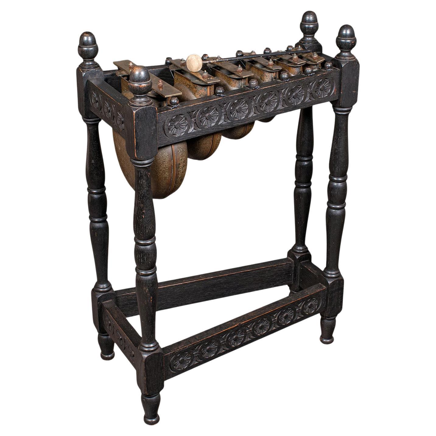 Antikes Marimbaphone, englisches Messing, Eiche, Musikinstrument, Glockenspiel, 1920