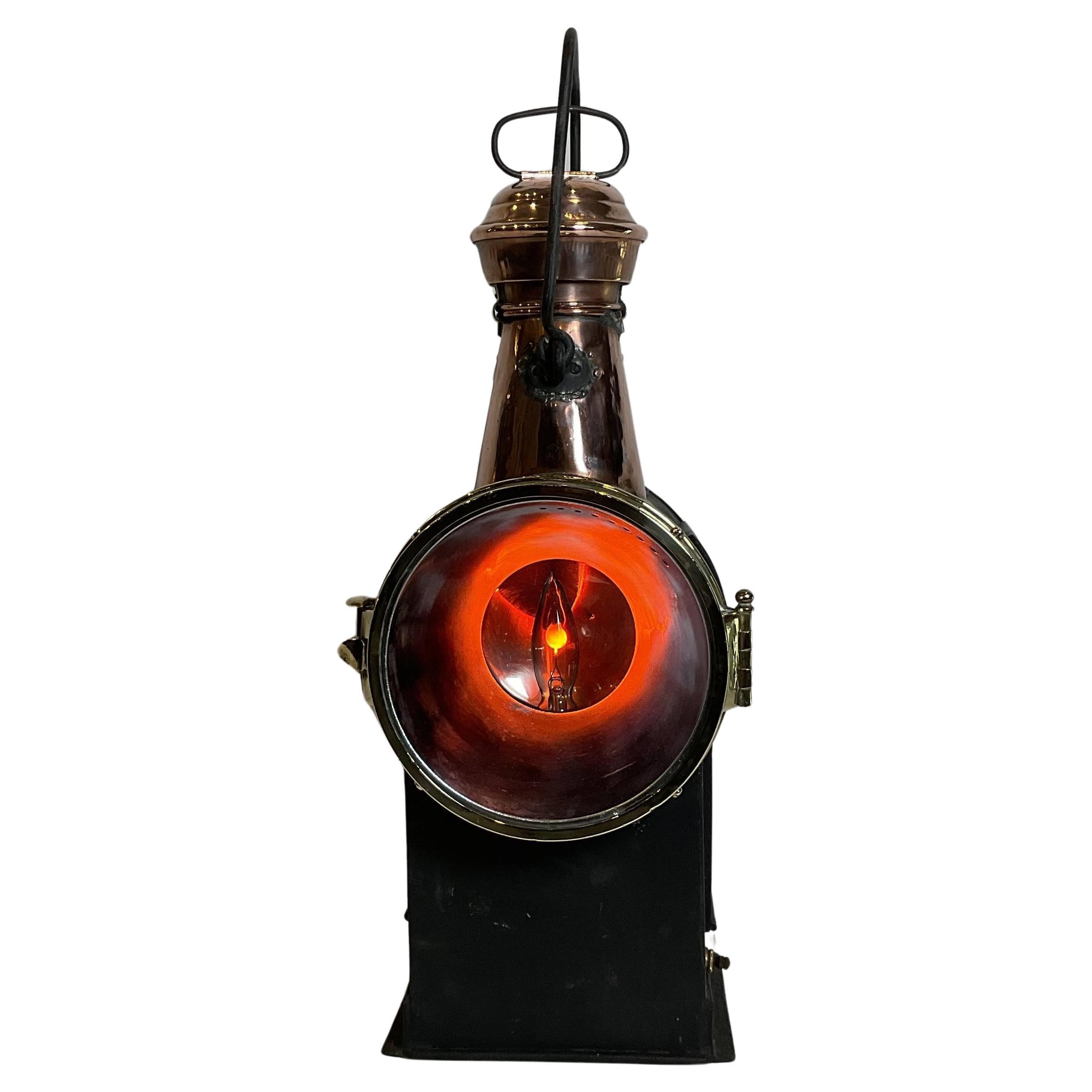 Antiguo farol de señales marítimas de Charles Picard