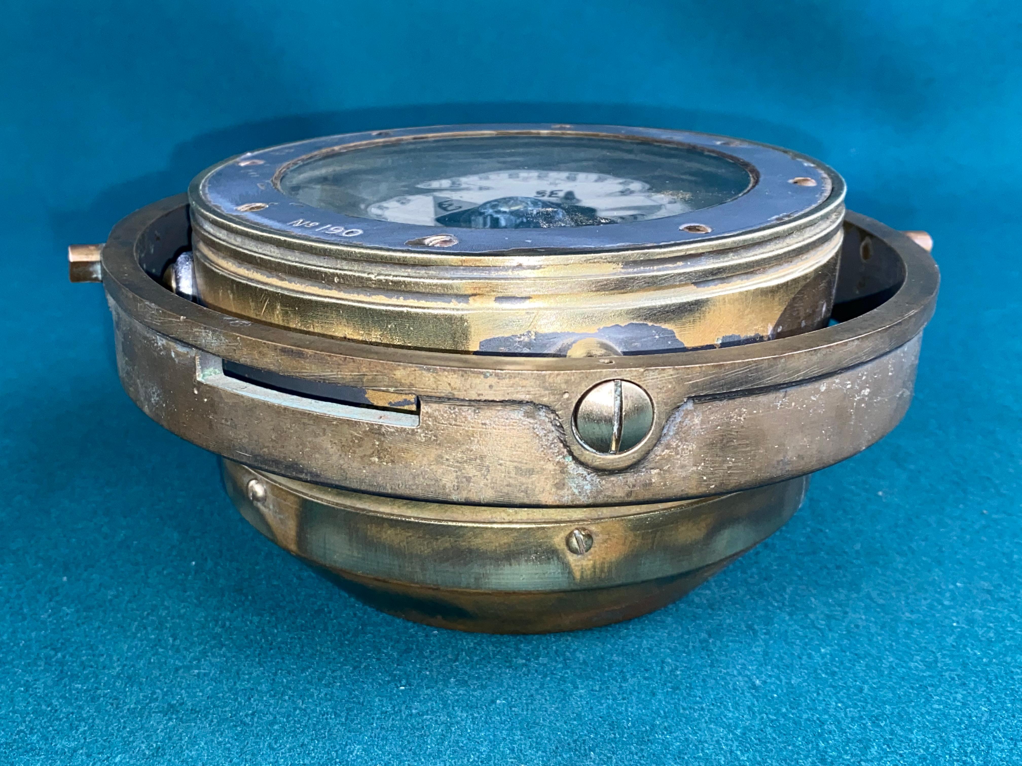 Ancienne boussole marine en vente 2