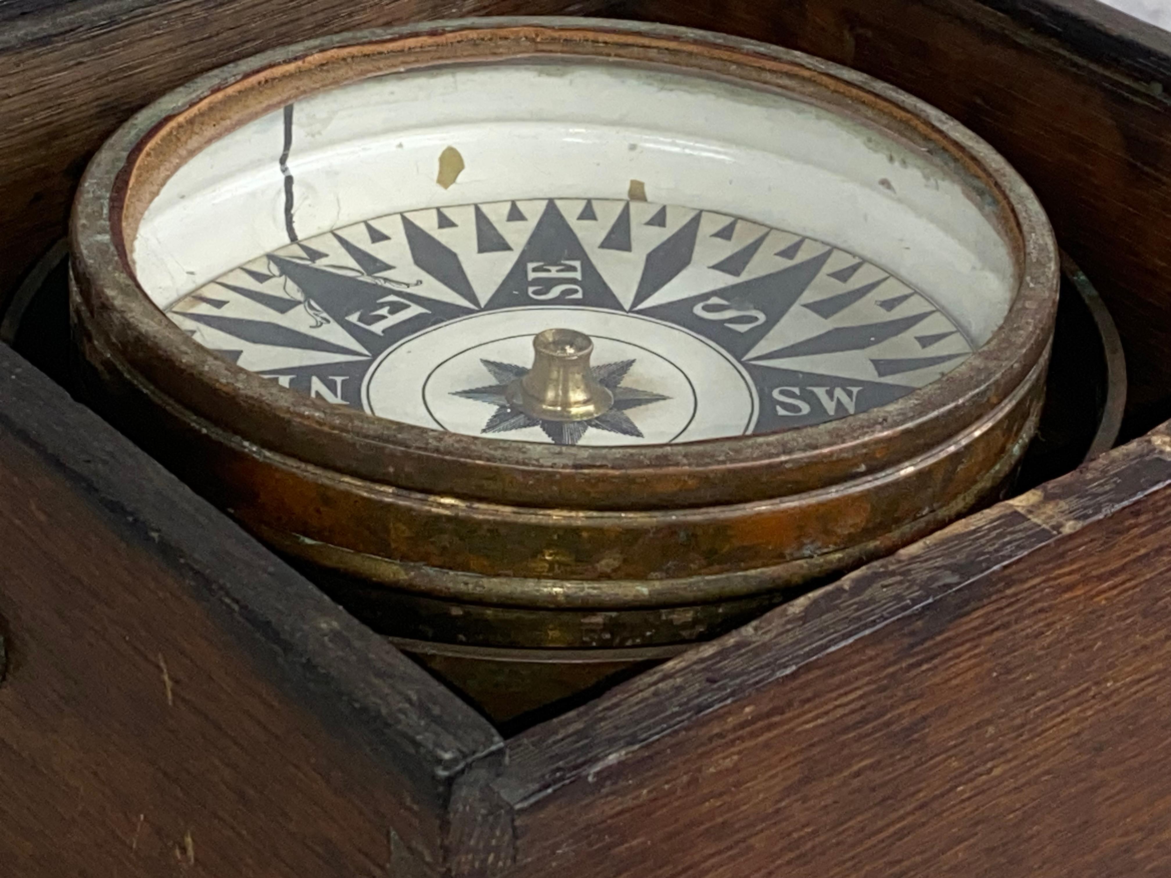 Ancienne boussole marine de Francis Barker & Son 1