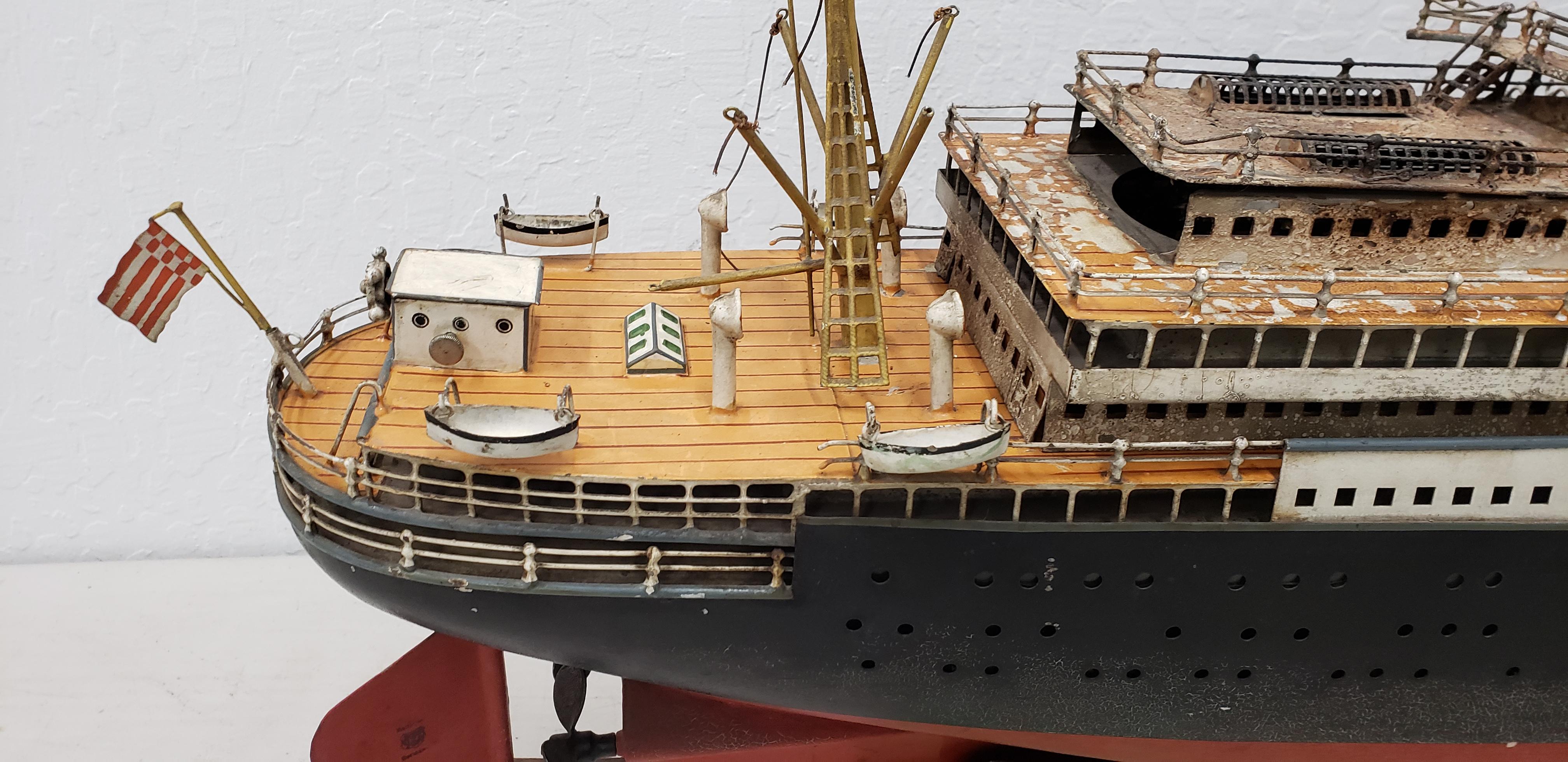 Metal Antique Marklin Ocean Liner with American Flags and Lifeboats, circa 1900 For Sale