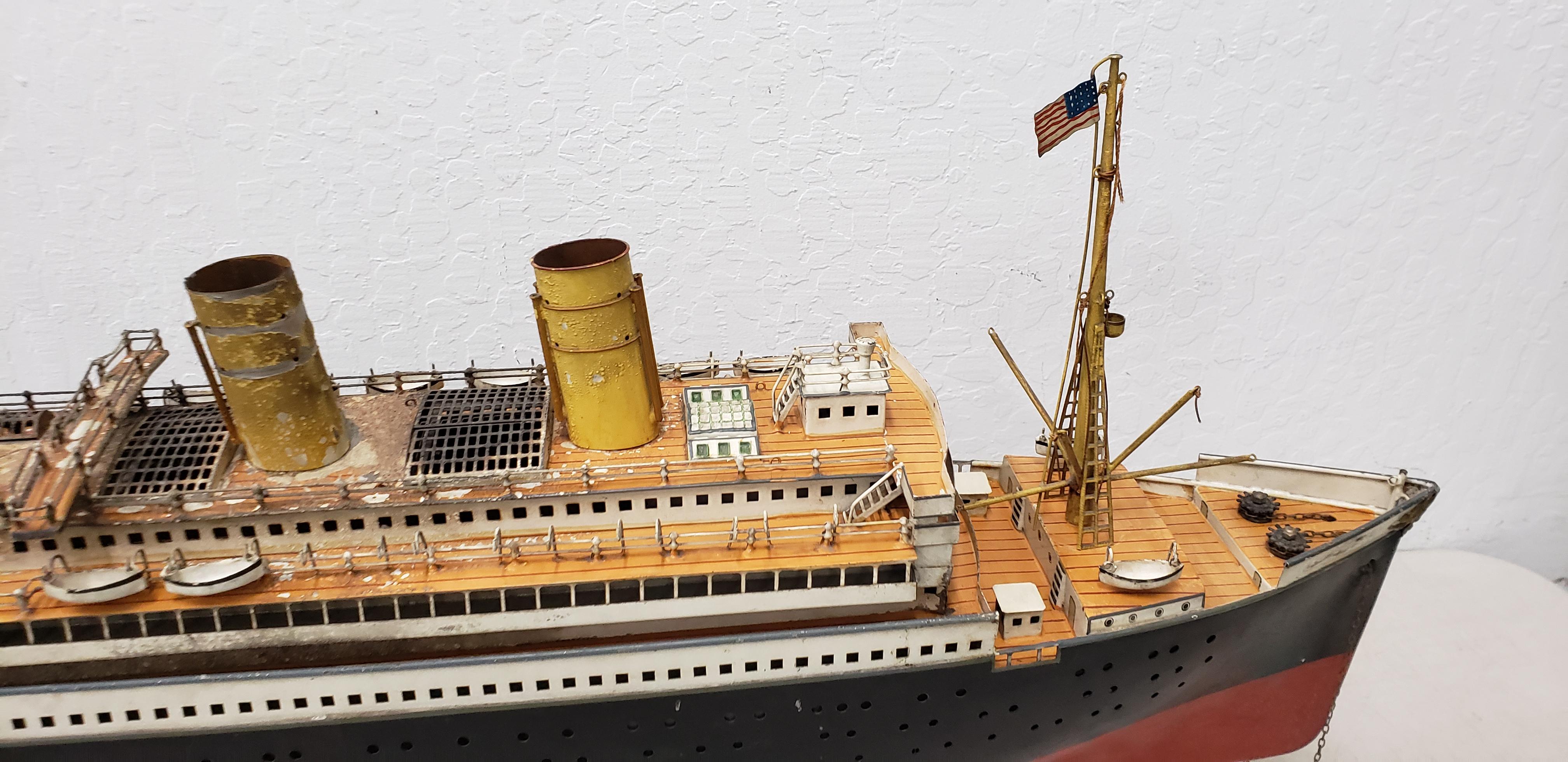 Antique Marklin Ocean Liner with American Flags and Lifeboats, circa 1900 For Sale 1
