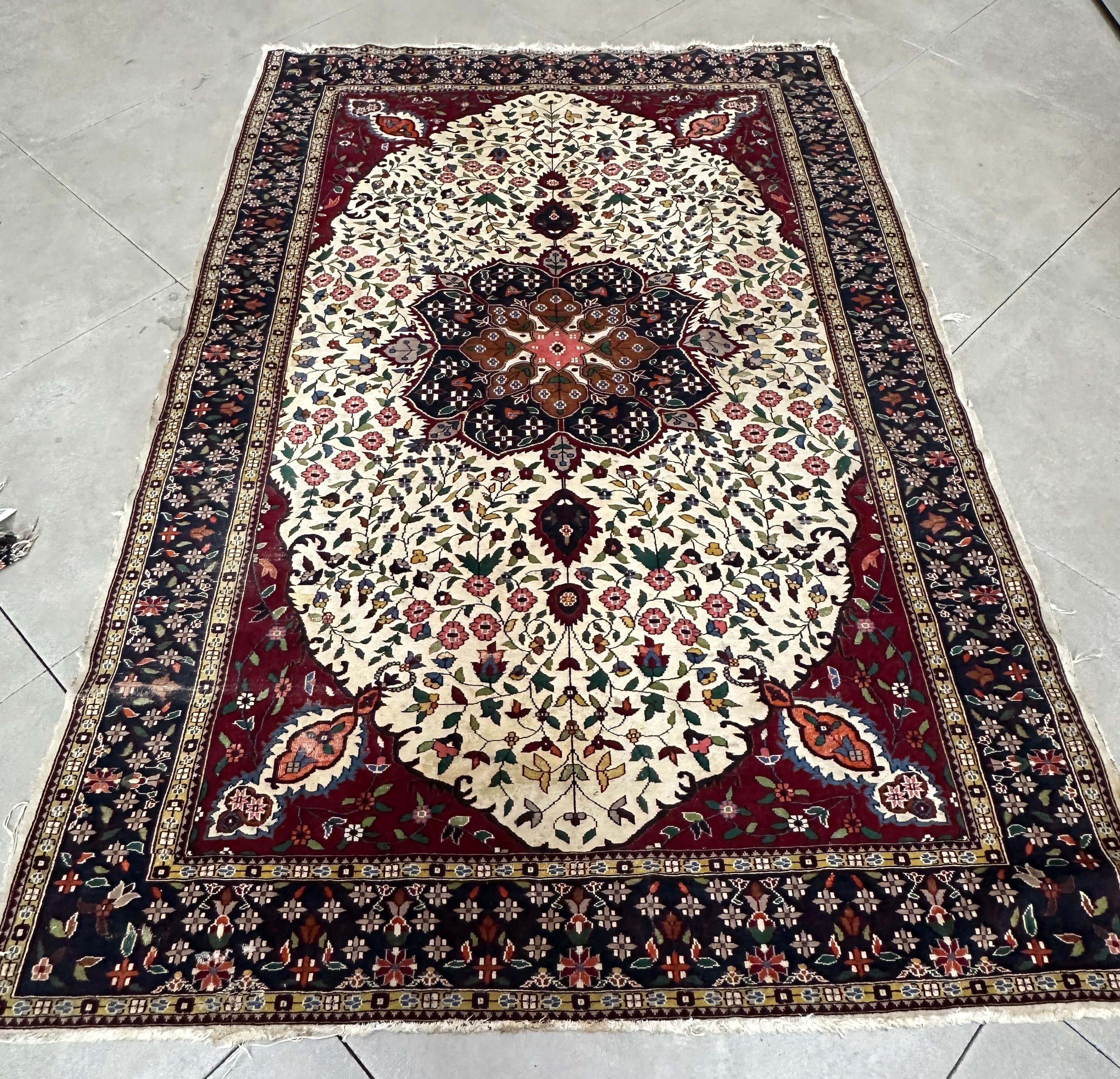 Indien Tapis indien ancien marron et beige en vente