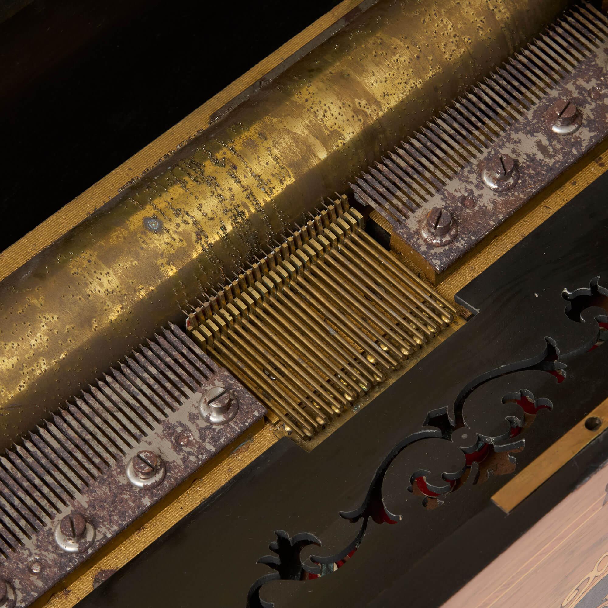 XIXe siècle Boîte à musique ancienne en marqueterie de bois de Langdorff & Fils en vente