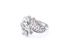 Bague ancienne en platine avec diamants marquis et baguette