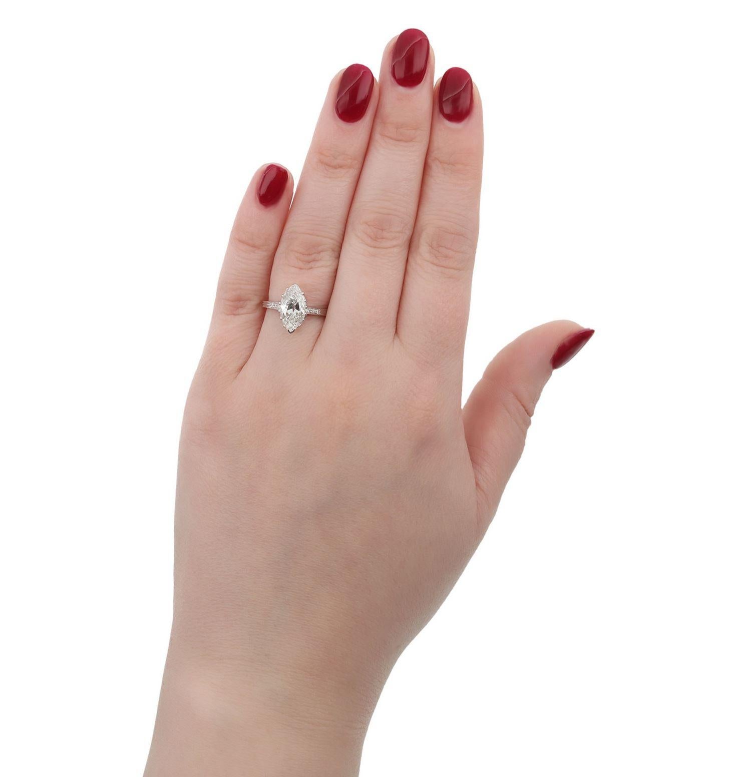 Édouardien Bague ancienne en diamant solitaire marquise, anglaise, vers 1910. en vente