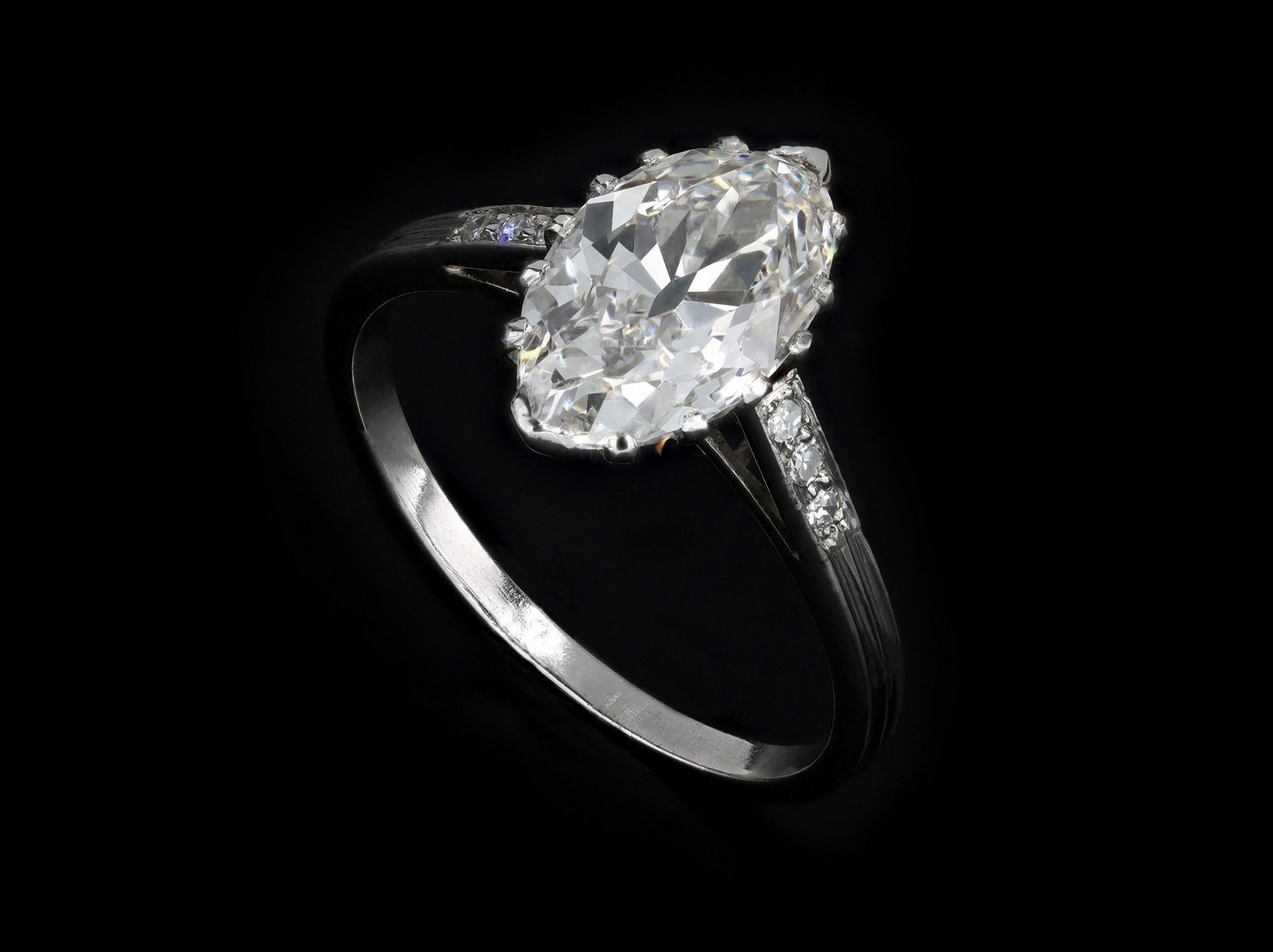 Bague ancienne en diamant solitaire marquise, anglaise, vers 1910. Bon état - En vente à London, GB
