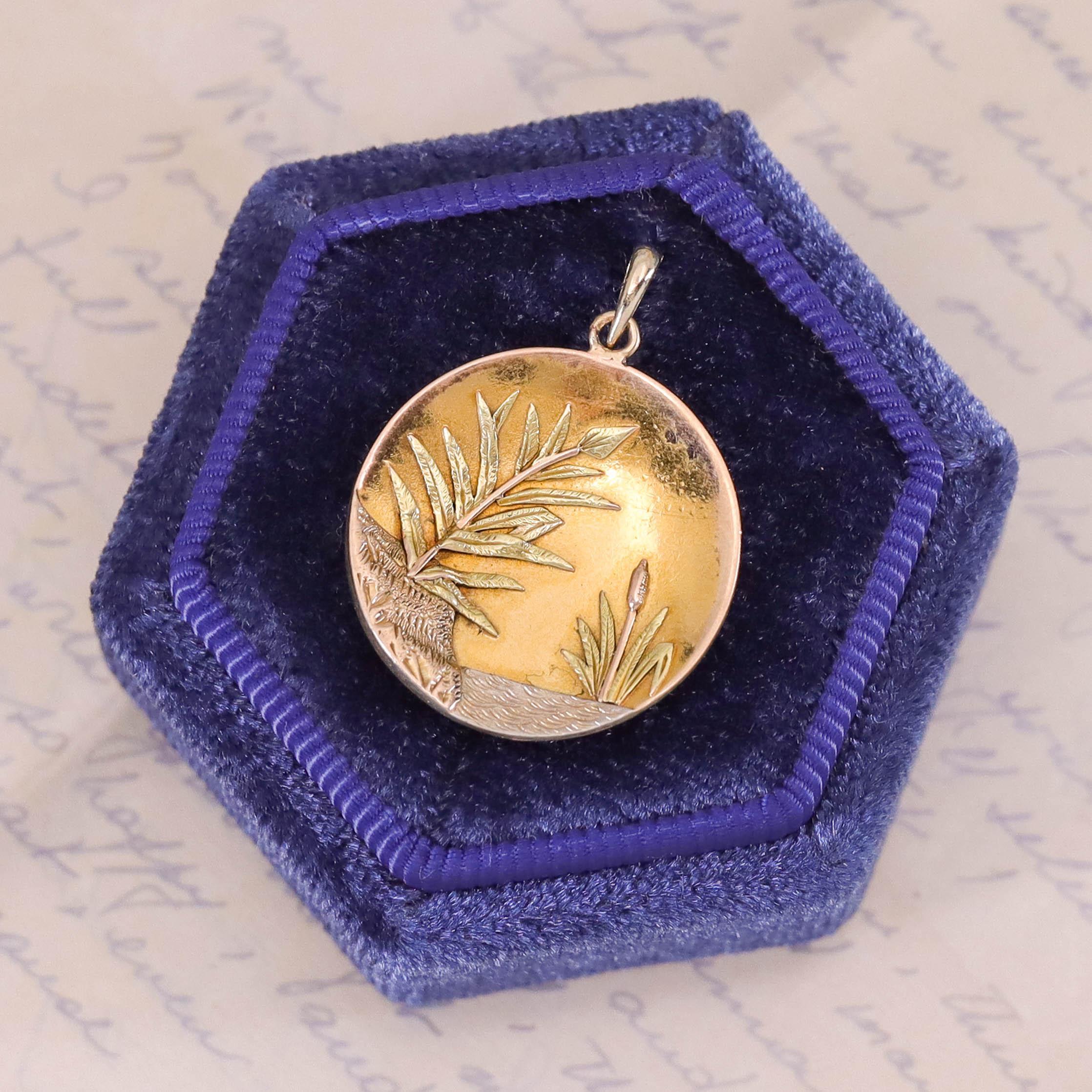 Antique Marsh Pendant of 14k Tri-Color Gold For Sale 1