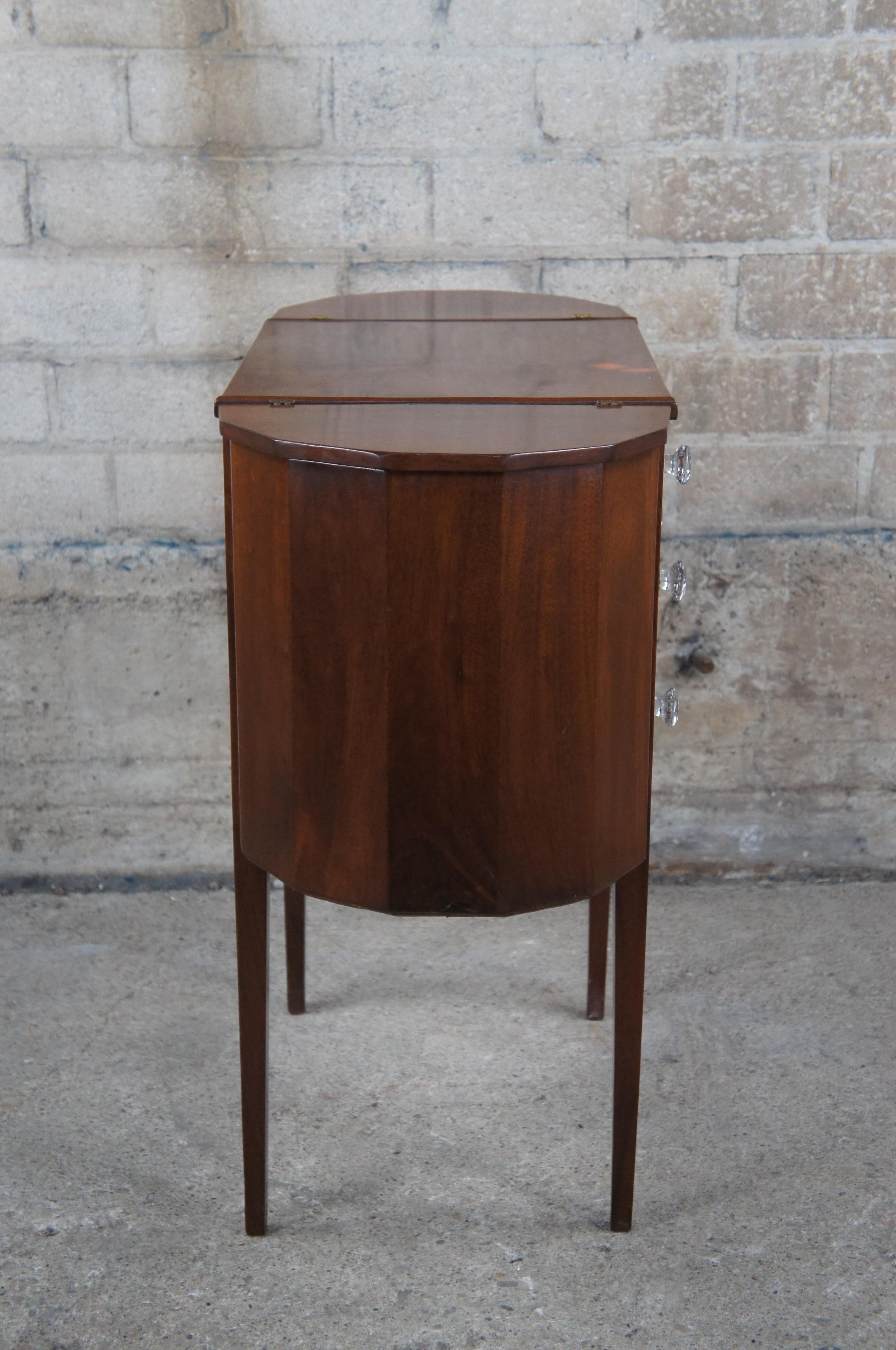 Ancienne Martha Washington Mahogany Spool Sewing Cabinet Chest Side Table Stand en vente 4