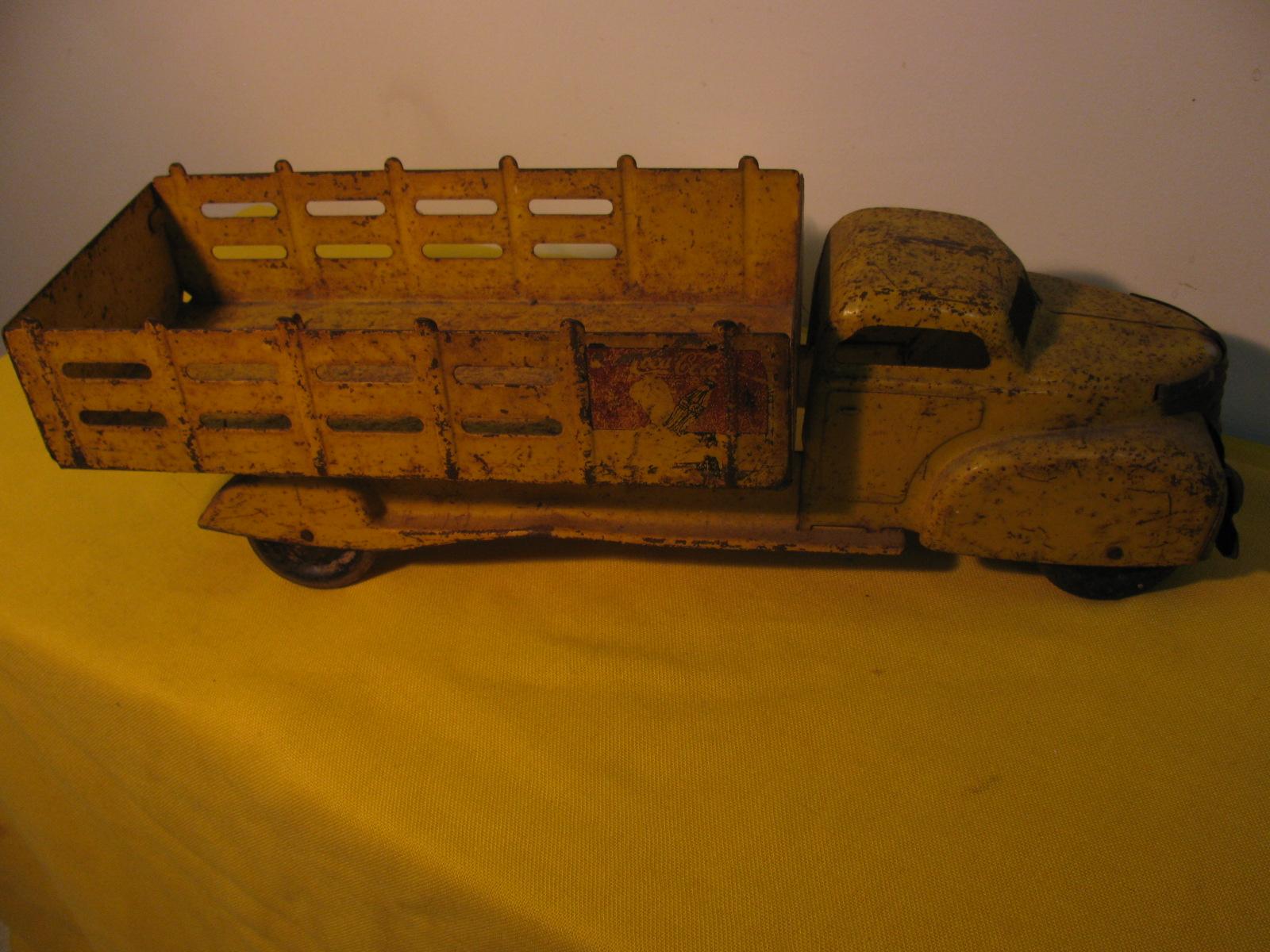 Antiker Marx-Coca-Cola-Wagen aus gepresstem Stahl aus der Mitte des Jahrhunderts:: um 1949 im Zustand „Gut“ in Port Jervis, NY