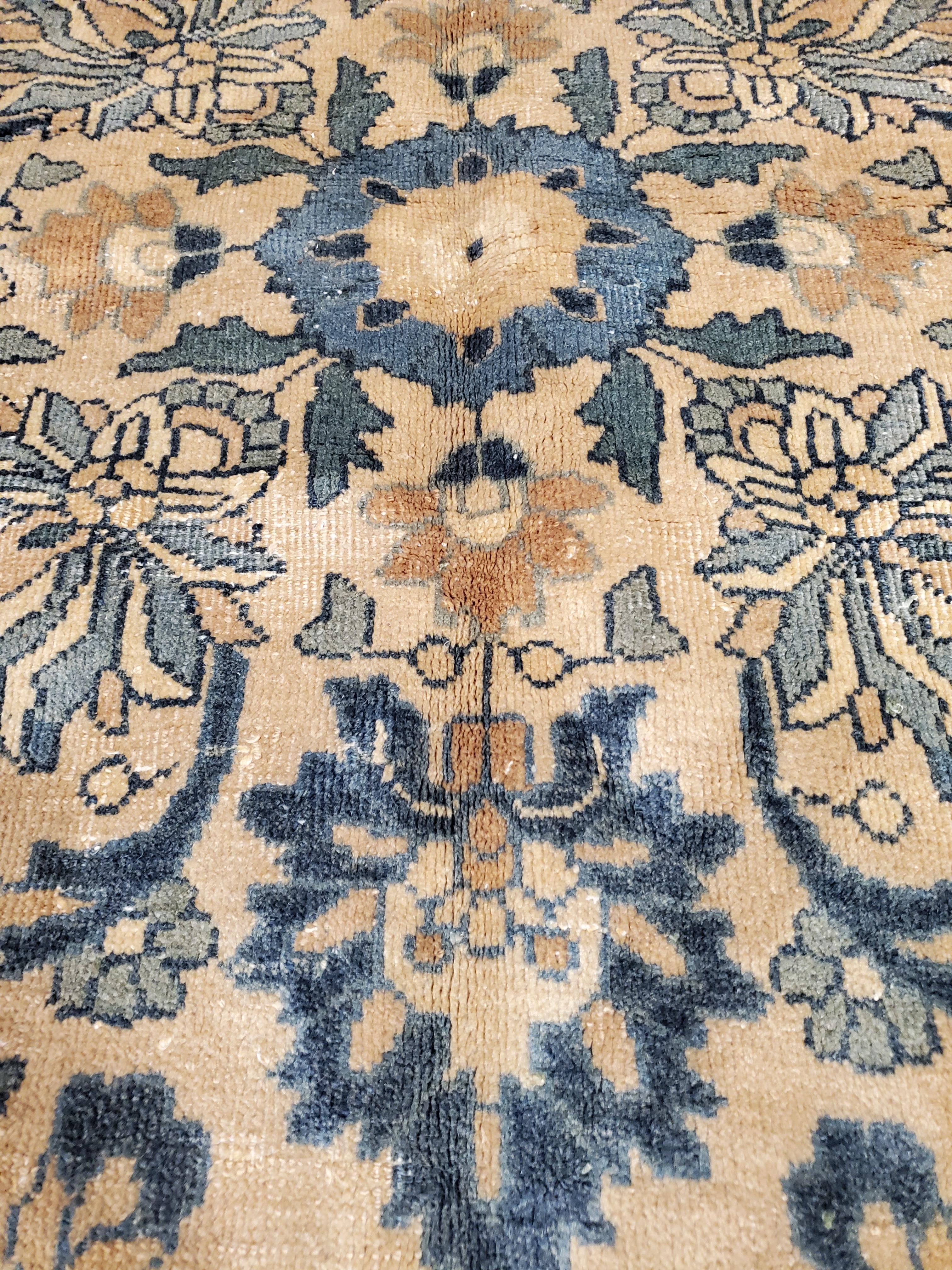 Antique Mashad Persian Carpet, Fine weave, Softs Blues, Beige, Soft Taupe In Good Condition For Sale In Port Washington, NY