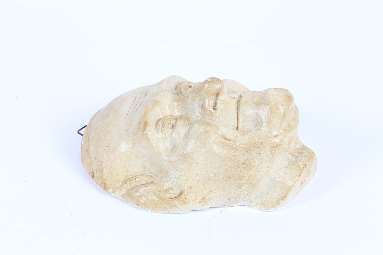 Art déco Masque antique, Ivoory Wall Hanging Sculpture Human Face Vizard, Man Effigy Statue en vente