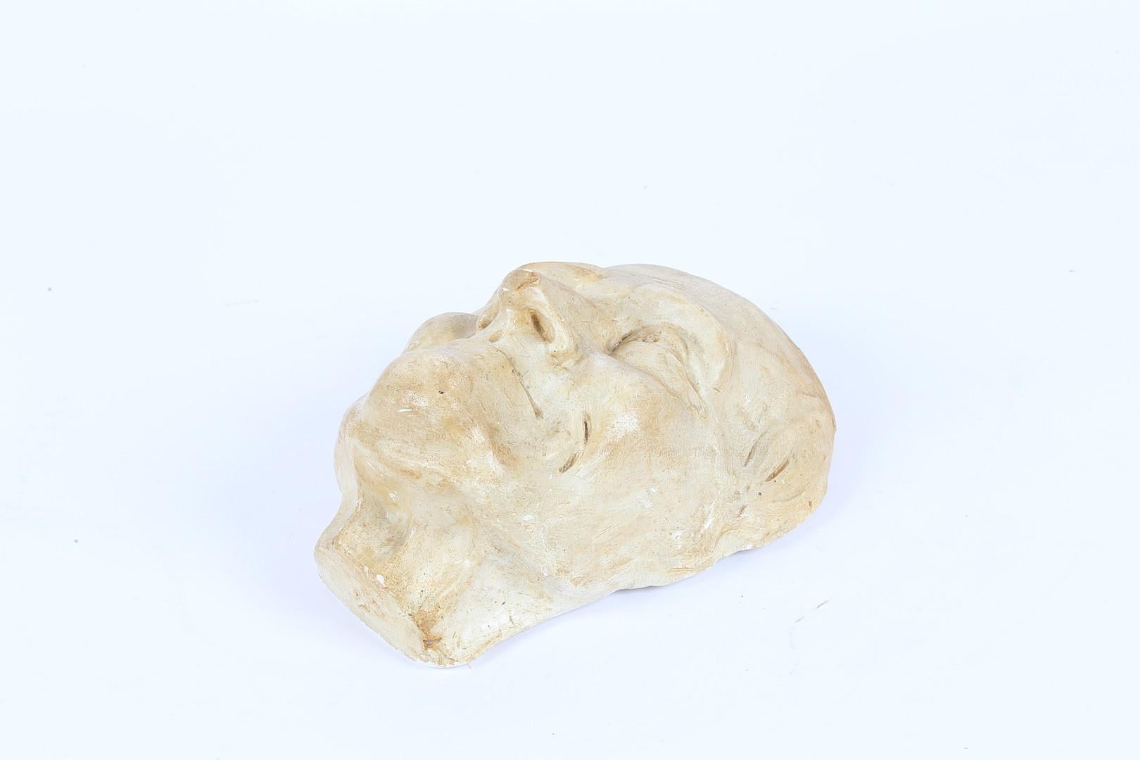 Masque antique, Ivoory Wall Hanging Sculpture Human Face Vizard, Man Effigy Statue Excellent état - En vente à Wembley, GB