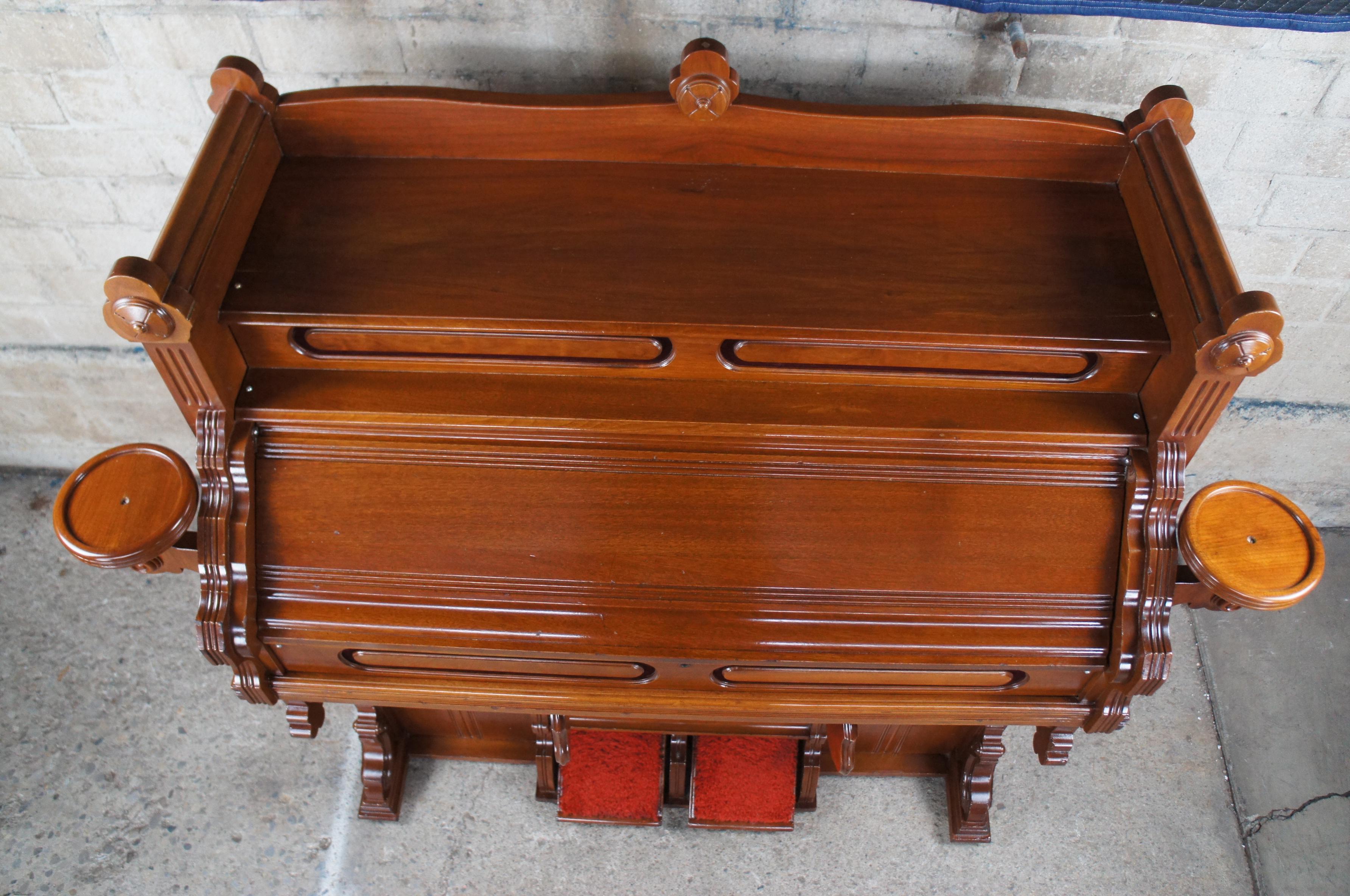 Antique Mason & Hamlin Victorian Eastlake Walnut Reed Chapel Pump Organ & Stool In Good Condition In Dayton, OH