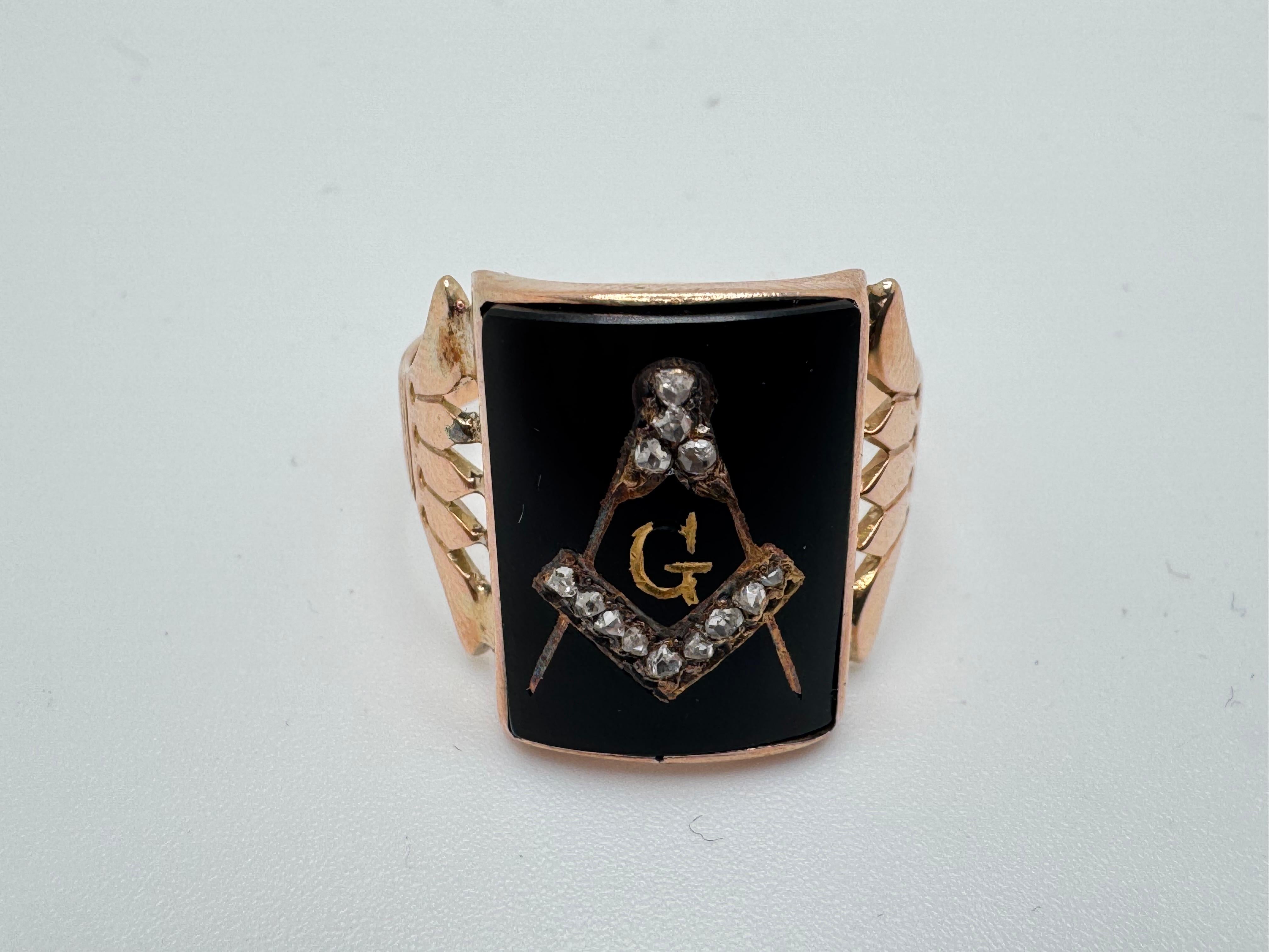 Antiker Masonic Gelbgold Diamant-Onyx-Ring im Zustand „Relativ gut“ im Angebot in Palm Desert, CA