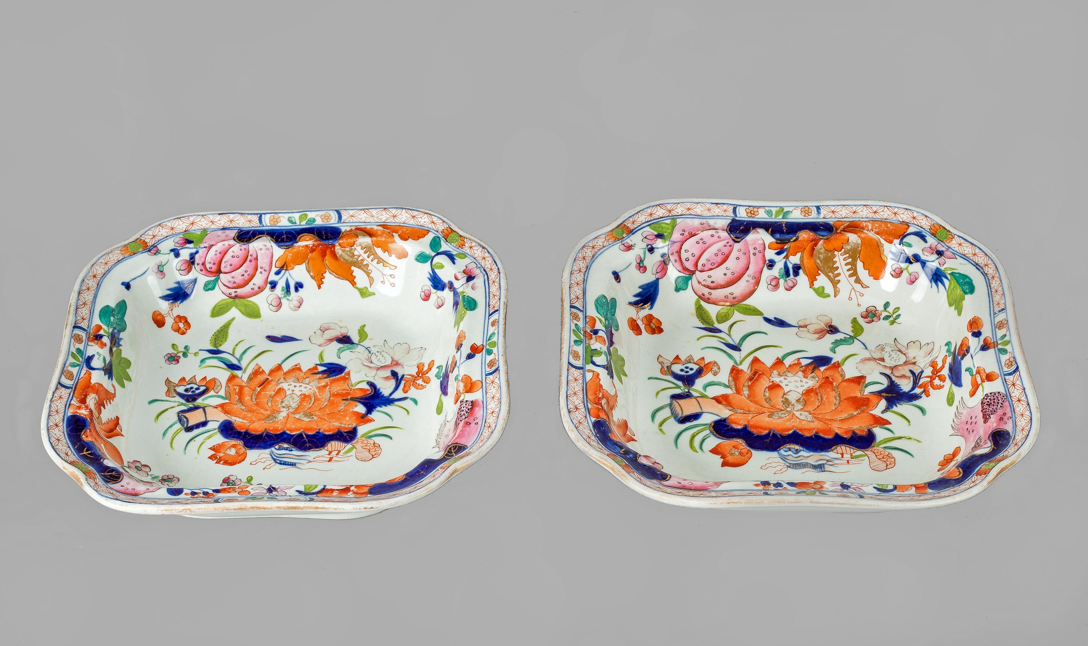 Antique Mason's Ironstone China Water Lily Pattern Part Dinner Service In Good Condition In Sheffield, MA
