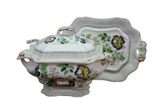 Zuppiera antica in Ironstone della Masons Paynsley con mestolo e sottopiatto, 13"